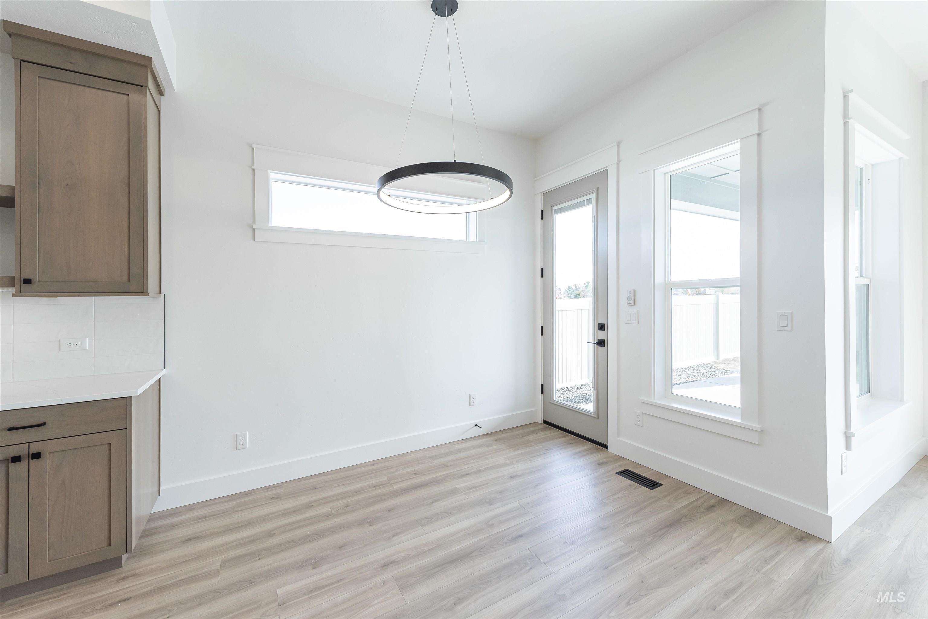 9376 S Egg Harbor, Kuna, Idaho 83634, 3 Bedrooms, 2 Bathrooms, Residential For Sale, Price $549,900, 98943567