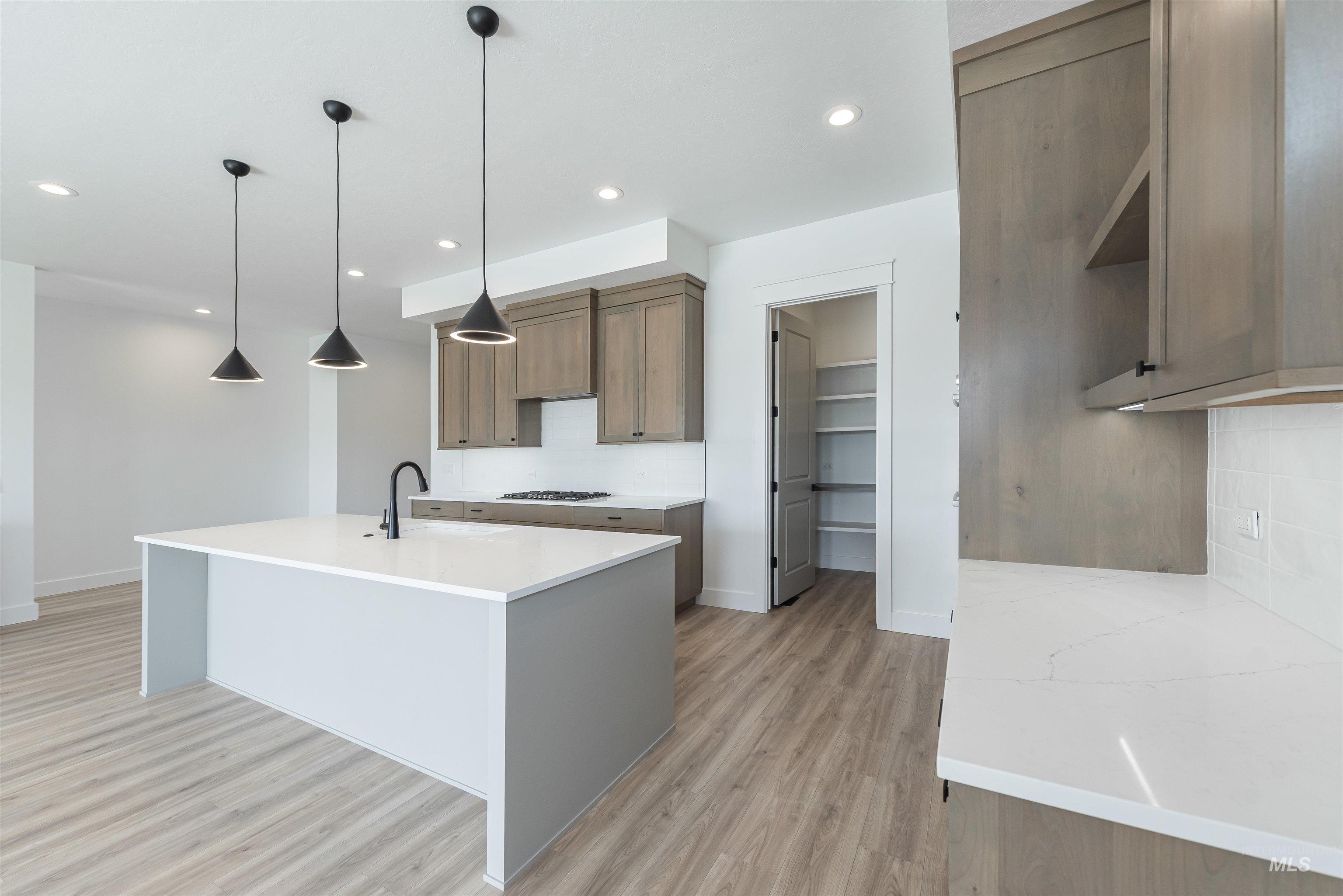 9376 S Egg Harbor, Kuna, Idaho 83634, 3 Bedrooms, 2 Bathrooms, Residential For Sale, Price $549,900, 98943567