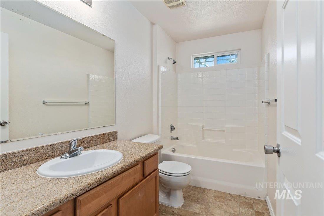 11063 W Brassy Cove Loop, Nampa, Idaho 83651, 2 Bedrooms, 2 Bathrooms, Residential Income For Sale, Price $850,000, 98943648