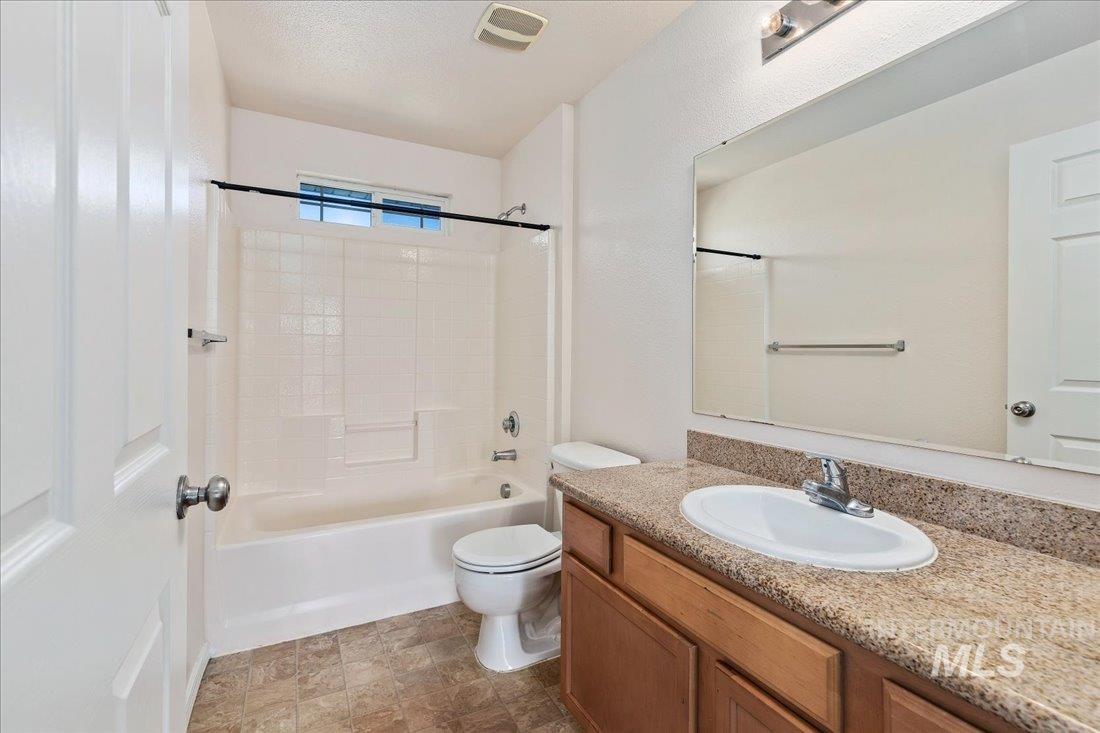 11063 W Brassy Cove Loop, Nampa, Idaho 83651, 2 Bedrooms, 2 Bathrooms, Residential Income For Sale, Price $850,000, 98943648