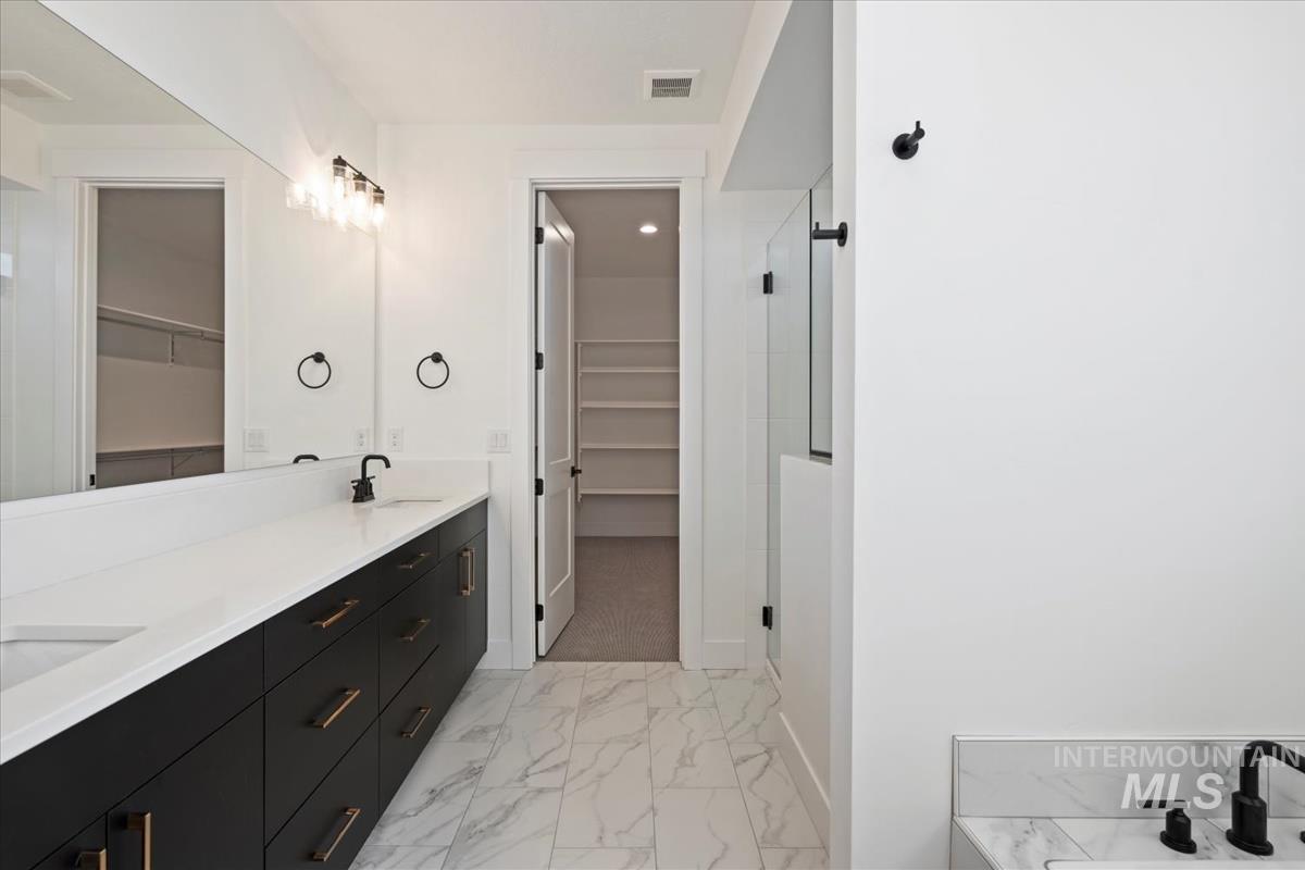 388 Hidden Mill Ct, Middleton, Idaho 83644, 4 Bedrooms, 3.5 Bathrooms, Residential For Sale, Price $649,900,MLS 98943779