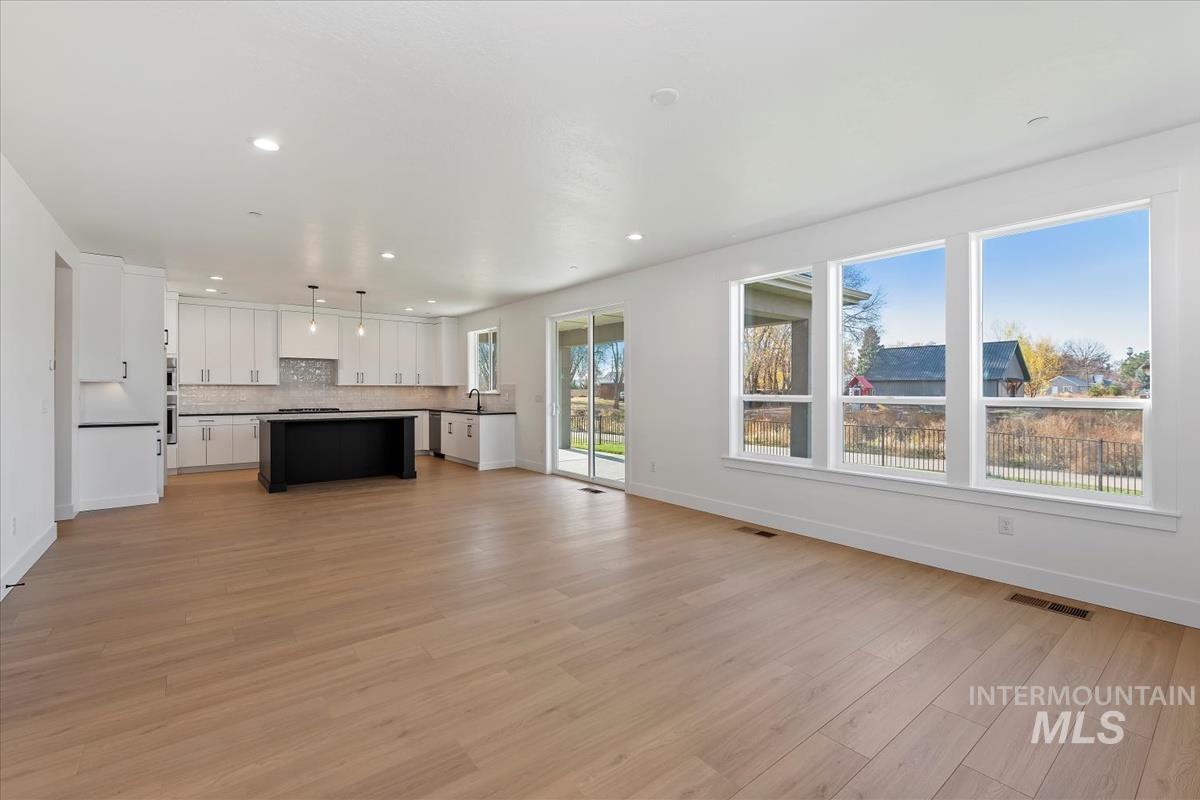 388 Hidden Mill Ct, Middleton, Idaho 83644, 4 Bedrooms, 3.5 Bathrooms, Residential For Sale, Price $649,900,MLS 98943779