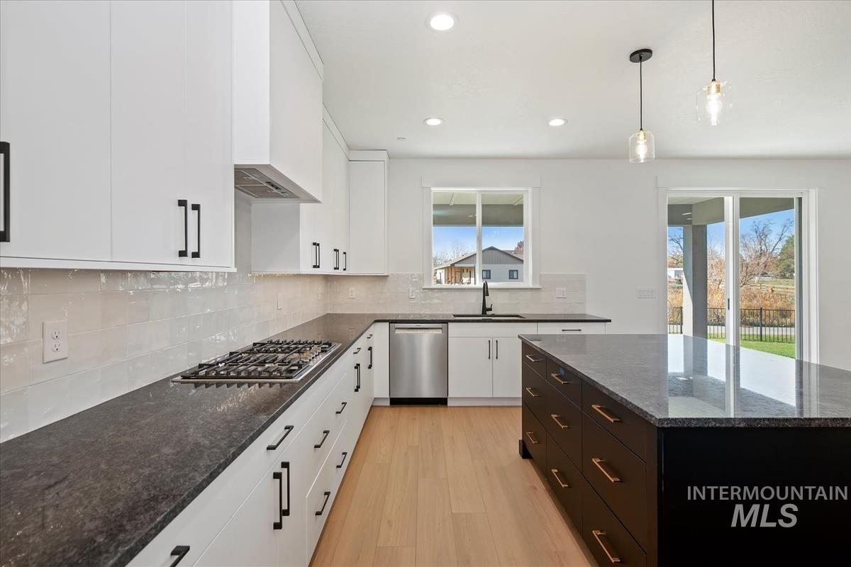 388 Hidden Mill Ct, Middleton, Idaho 83644, 4 Bedrooms, 3.5 Bathrooms, Residential For Sale, Price $649,900,MLS 98943779