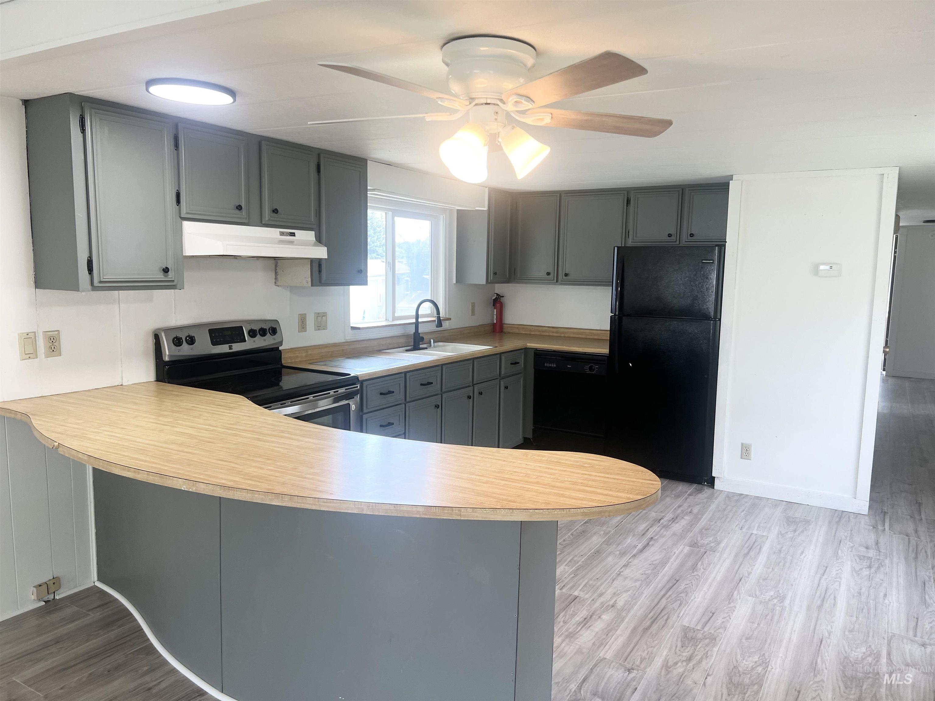 411 N Almon, Moscow, Idaho 83843, 2 Bedrooms, 1 Bathroom, Residential For Sale, Price $30,000, 98943904