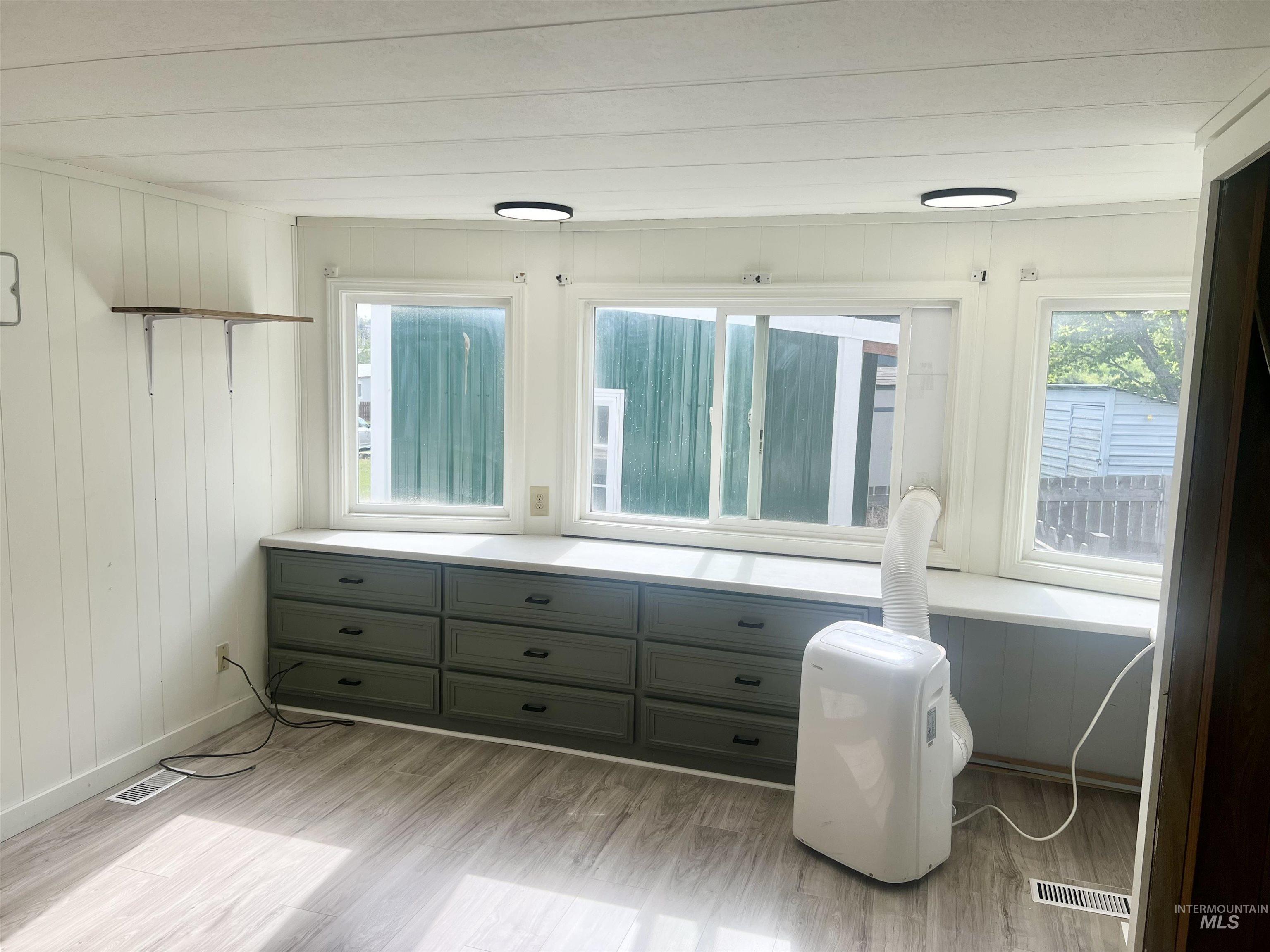 411 N Almon, Moscow, Idaho 83843, 2 Bedrooms, 1 Bathroom, Residential For Sale, Price $30,000, 98943904