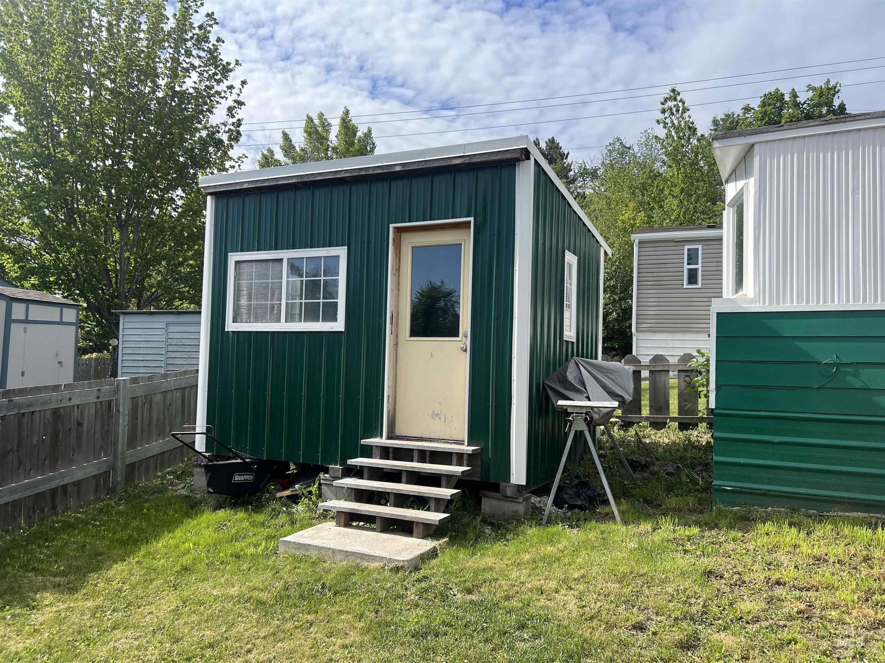 411 N Almon, Moscow, Idaho 83843, 2 Bedrooms, 1 Bathroom, Residential For Sale, Price $30,000, 98943904