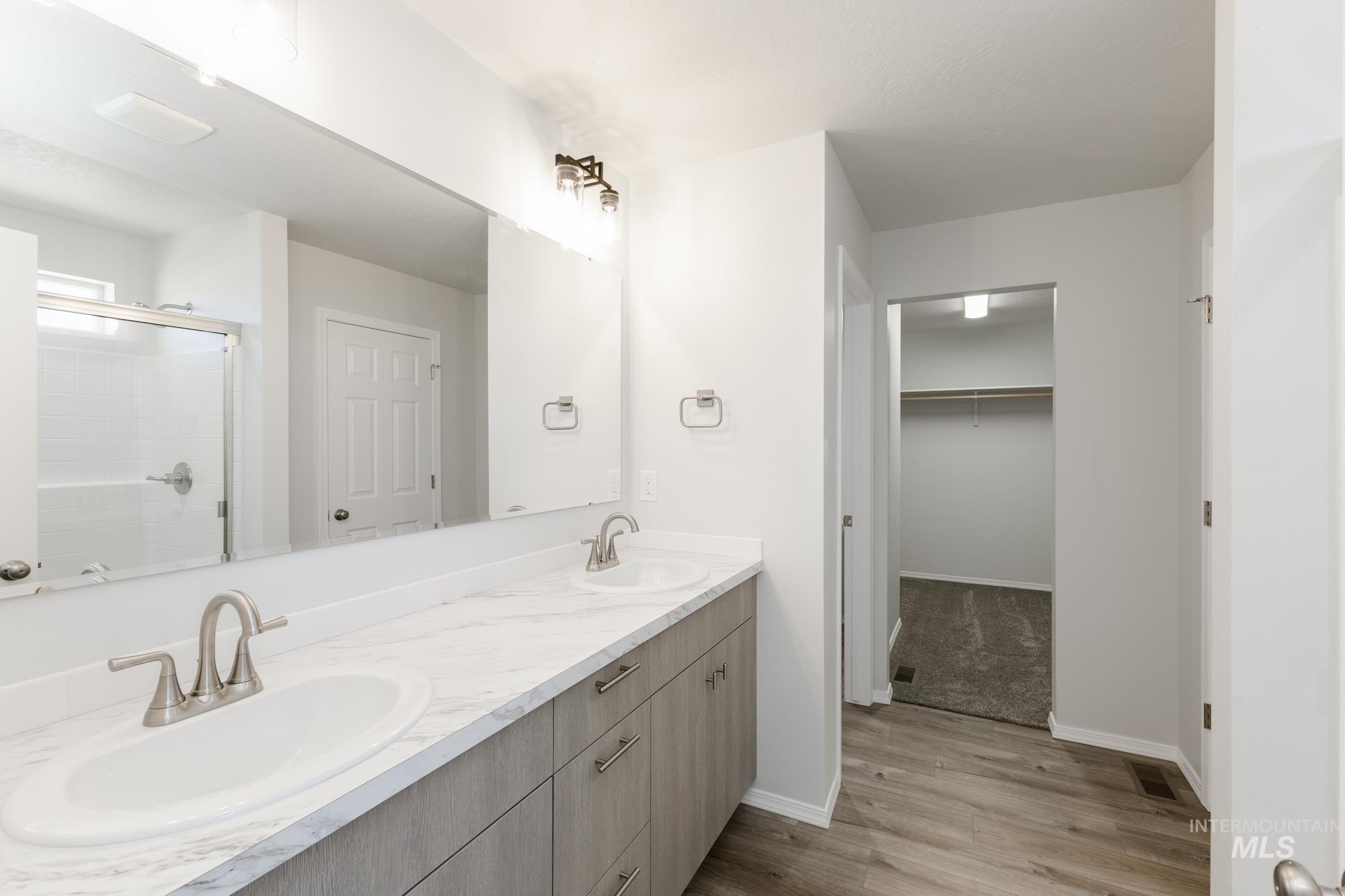 4221 Hewitt St, Caldwell, Idaho 83605, 5 Bedrooms, 3 Bathrooms, Residential For Sale, Price $449,990, 98944111