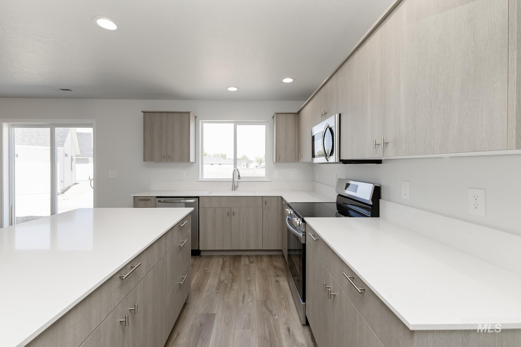 4221 Hewitt St, Caldwell, Idaho 83605, 5 Bedrooms, 3 Bathrooms, Residential For Sale, Price $449,990, 98944111