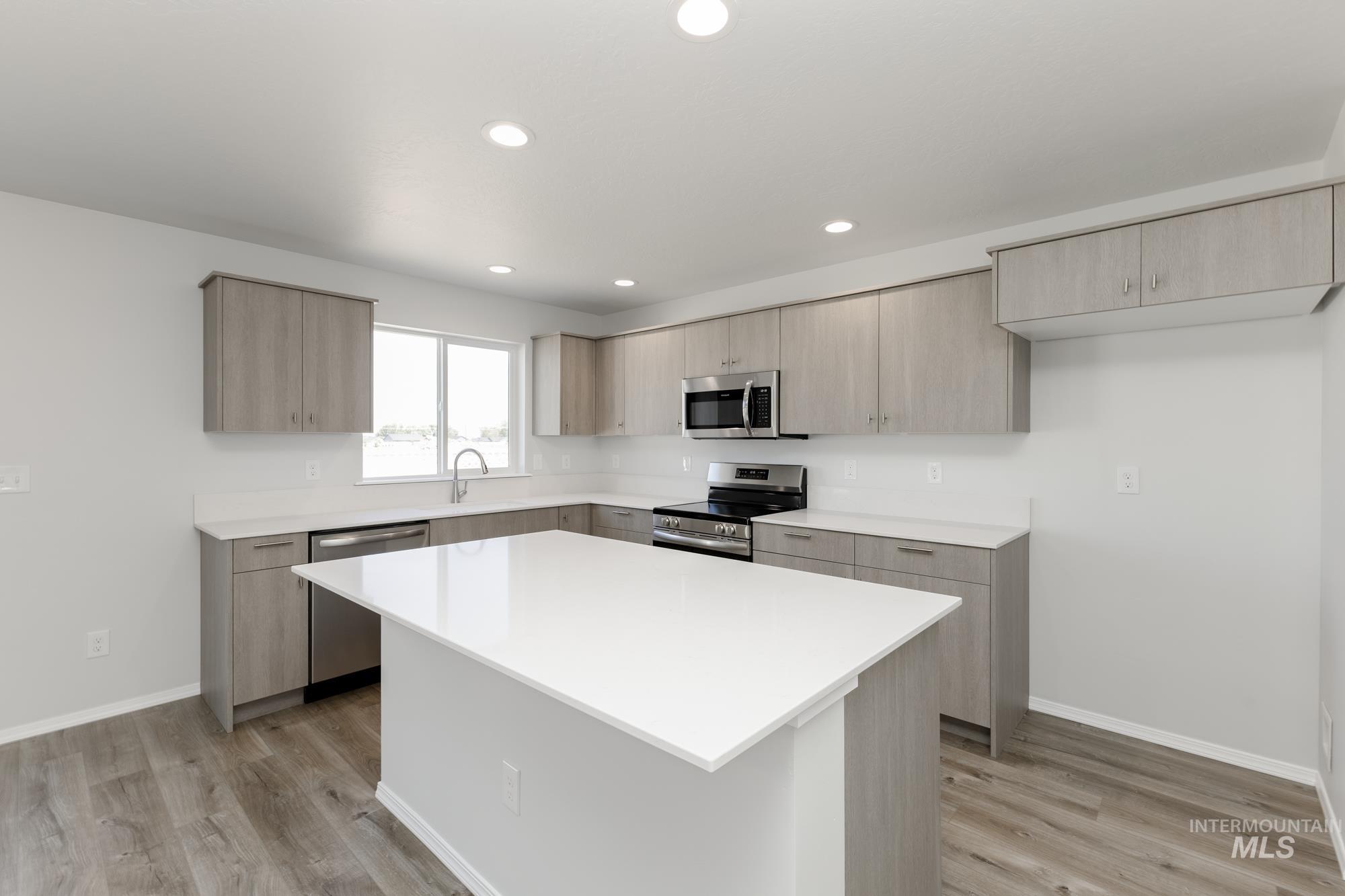 4221 Hewitt St, Caldwell, Idaho 83605, 5 Bedrooms, 3 Bathrooms, Residential For Sale, Price $449,990, 98944111