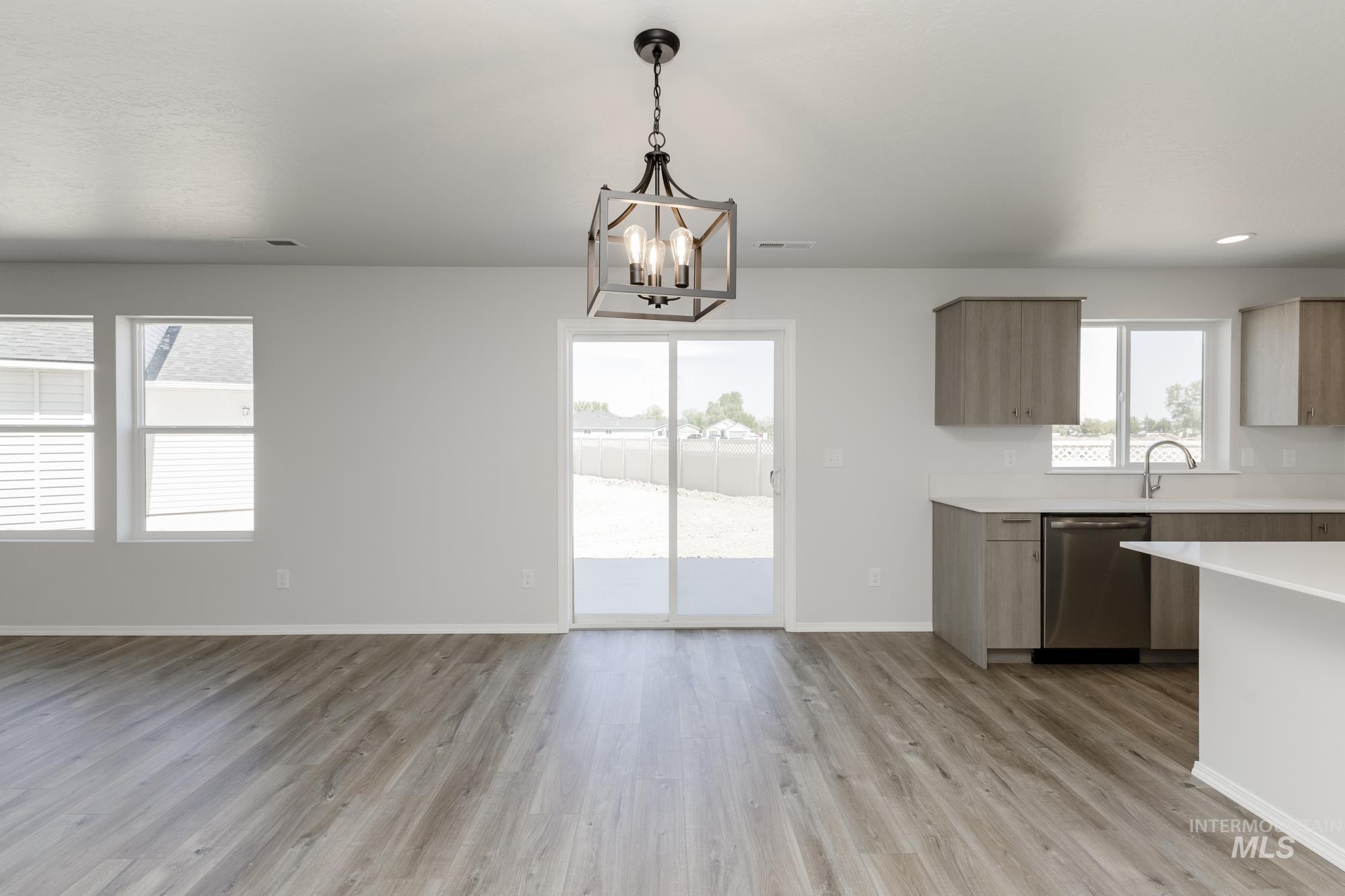 4221 Hewitt St, Caldwell, Idaho 83605, 5 Bedrooms, 3 Bathrooms, Residential For Sale, Price $449,990, 98944111