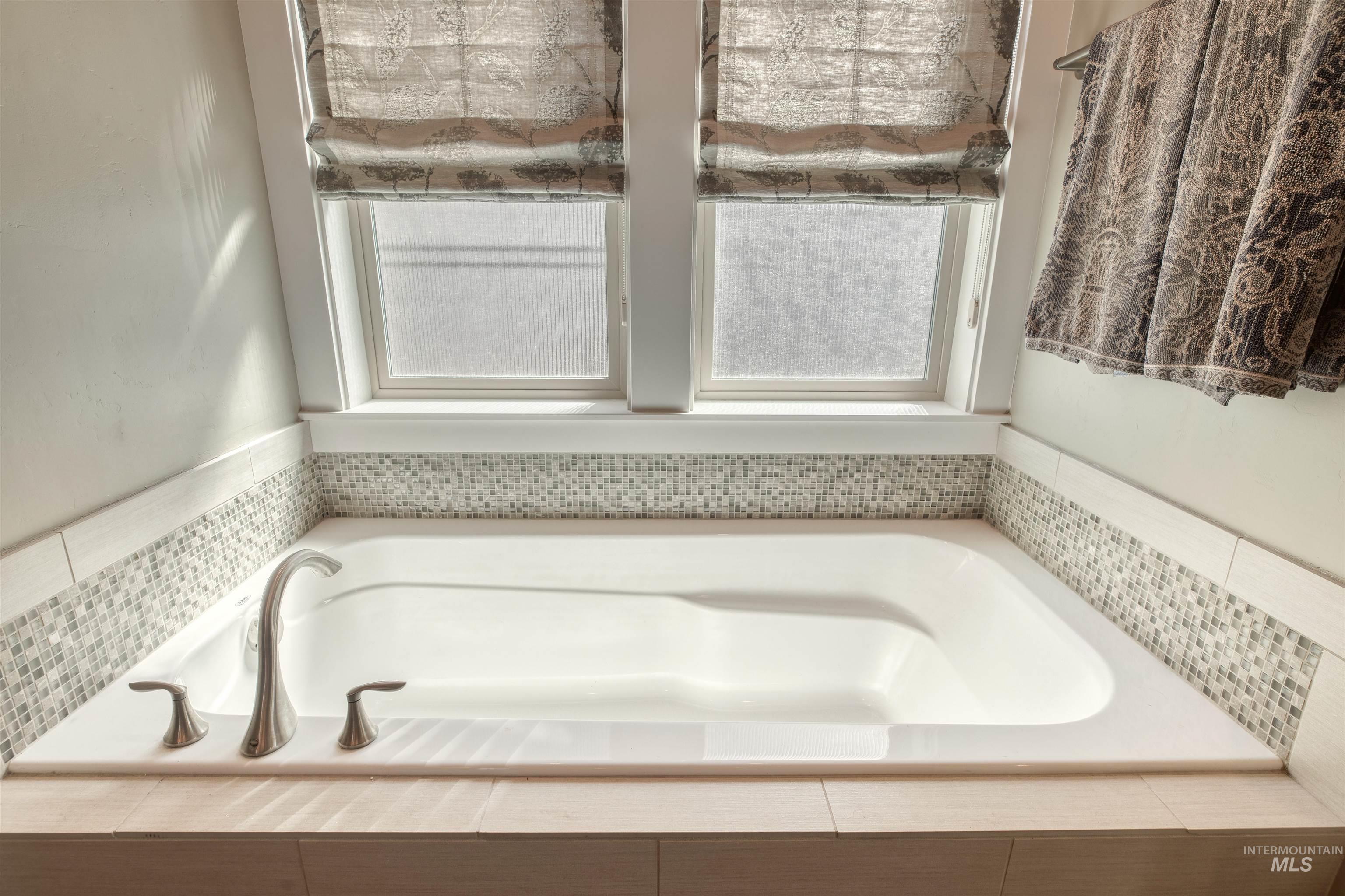 3899 W Caragana Ct., Meridian, Idaho 83646, 3 Bedrooms, 2 Bathrooms, Residential For Sale, Price $569,900, 98944225