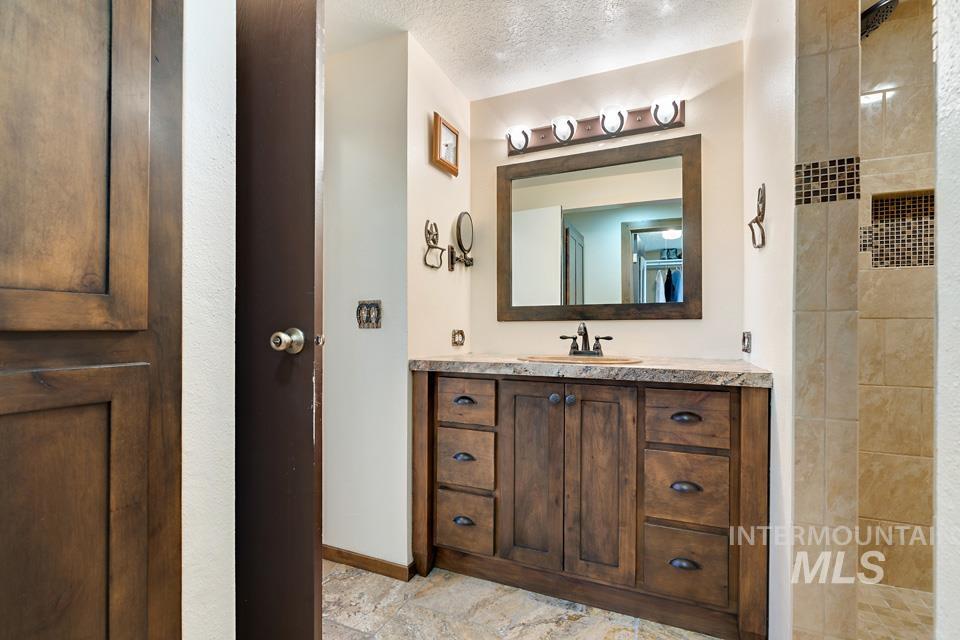 6110 Hwy 52, New Plymouth, Idaho 83655, 3 Bedrooms, 1.5 Bathrooms, Residential For Sale, Price $785,000, 98944446