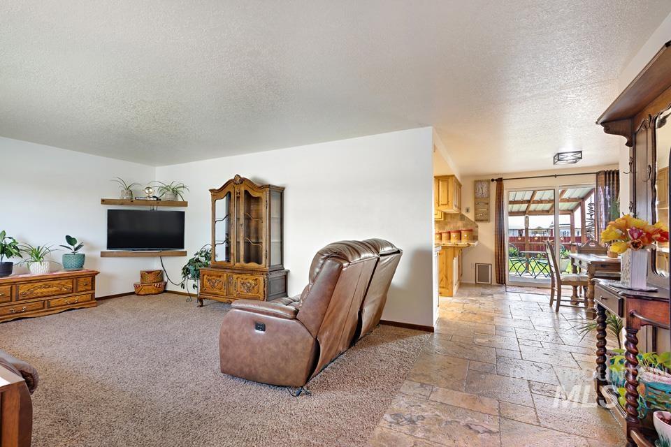 6110 Hwy 52, New Plymouth, Idaho 83655, 3 Bedrooms, 1.5 Bathrooms, Residential For Sale, Price $785,000, 98944446