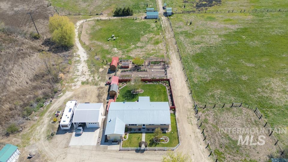 6110 Hwy 52, New Plymouth, Idaho 83655, 3 Bedrooms, 1.5 Bathrooms, Residential For Sale, Price $785,000, 98944446
