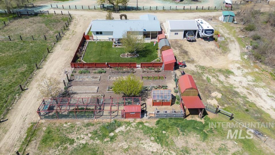 6110 Hwy 52, New Plymouth, Idaho 83655, 3 Bedrooms, 1.5 Bathrooms, Residential For Sale, Price $785,000, 98944446