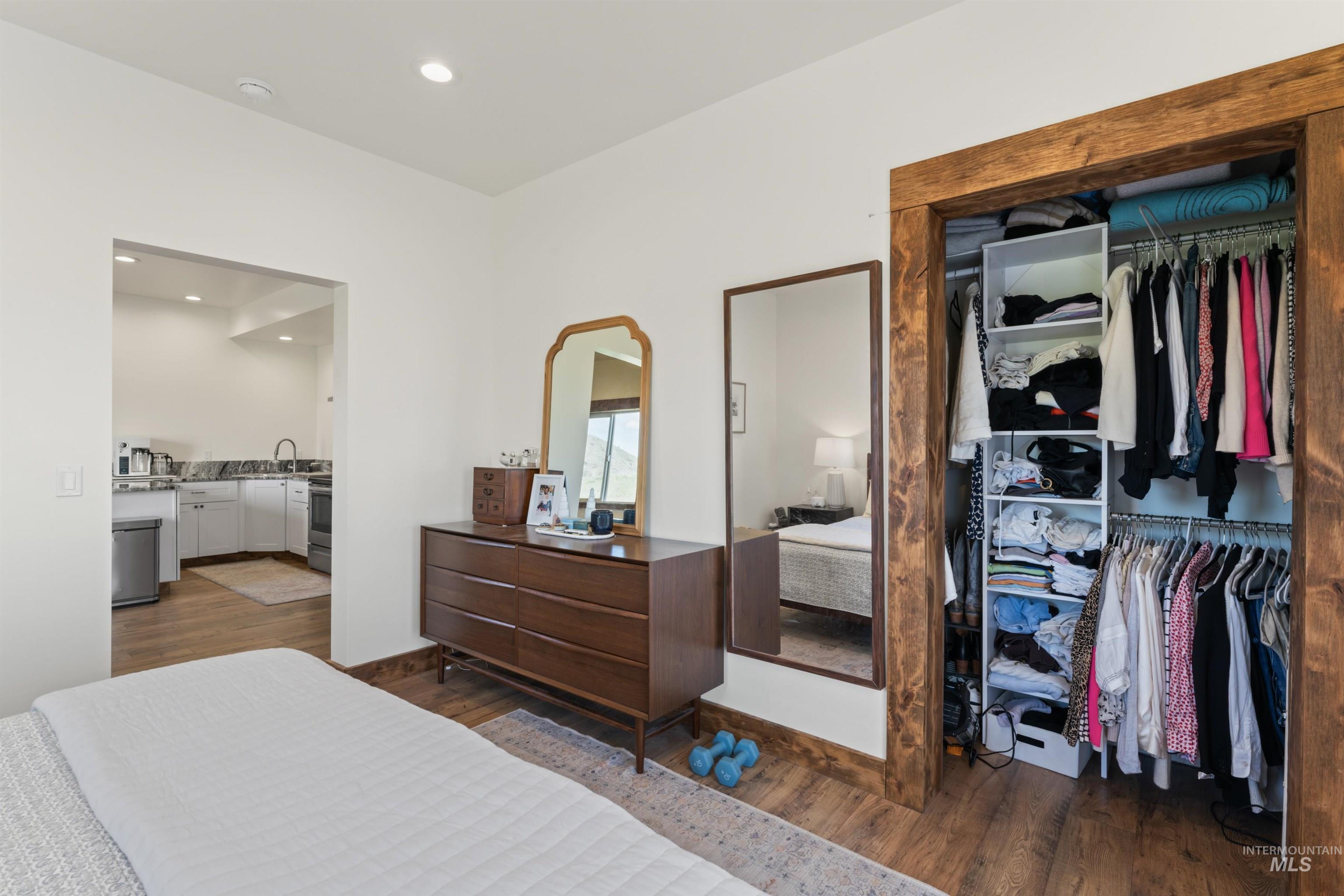 2 Brook Ln, Horseshoe Bend, Idaho 83629, 1 Bedroom, 1 Bathroom, Residential For Sale, Price $879,000, 98944454