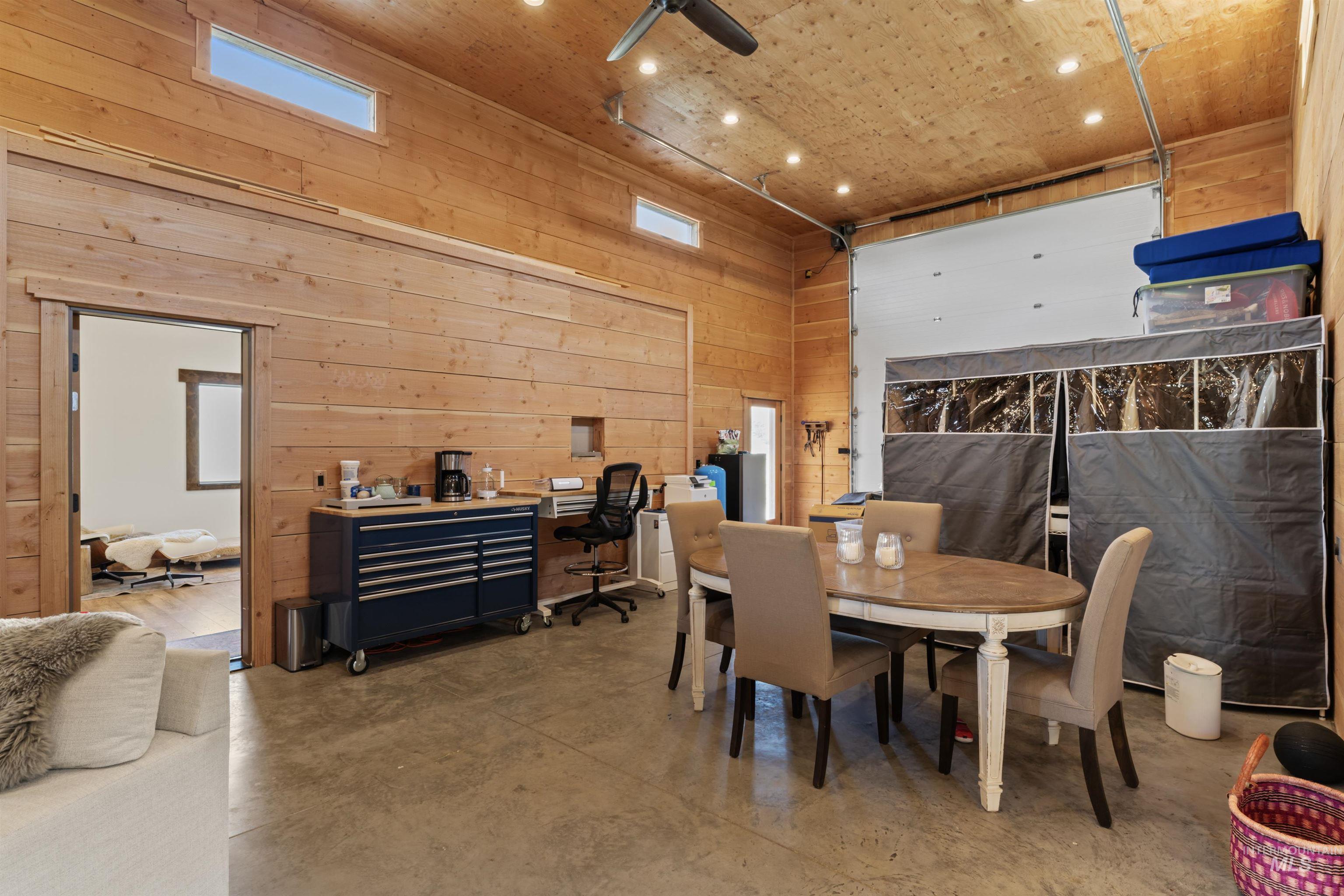 2 Brook Ln, Horseshoe Bend, Idaho 83629, 1 Bedroom, 1 Bathroom, Residential For Sale, Price $879,000, 98944454