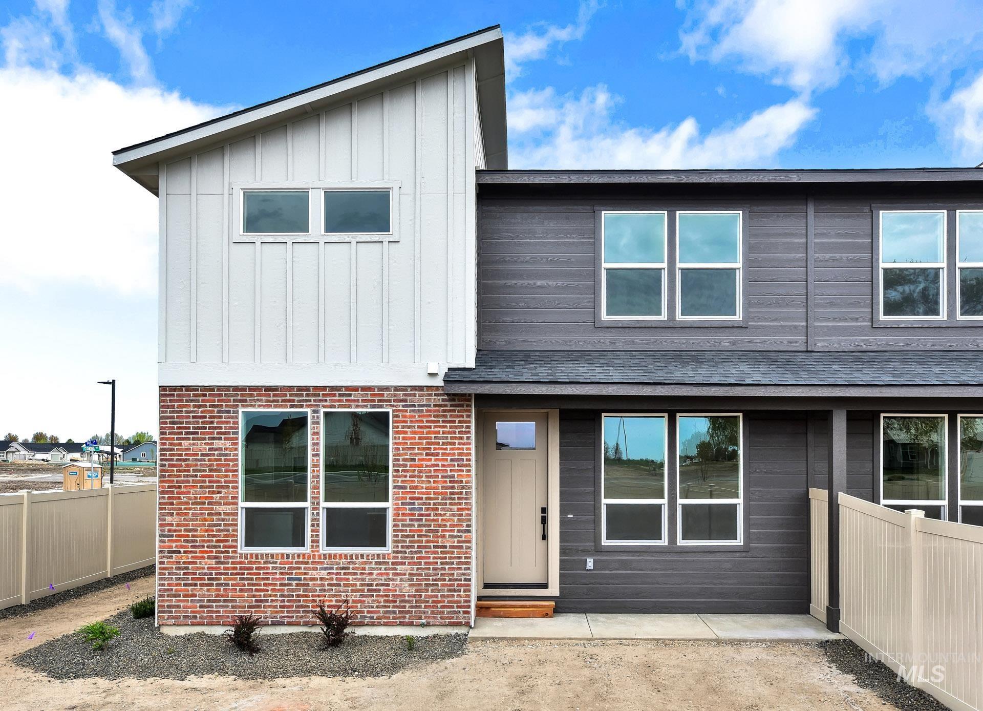 2902 Dale Ln, Caldwell, Idaho 83605, 3 Bedrooms, 2.5 Bathrooms, Residential For Sale, Price $345,000, 98944727