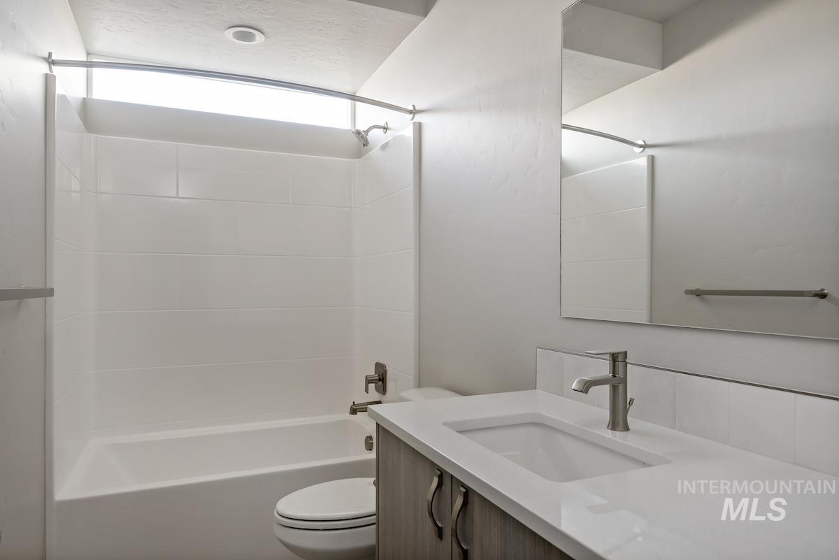 10270 Stony Oak Court, Nampa, Idaho 83687, 3 Bedrooms, 2 Bathrooms, Residential For Sale, Price $524,900, 98944806