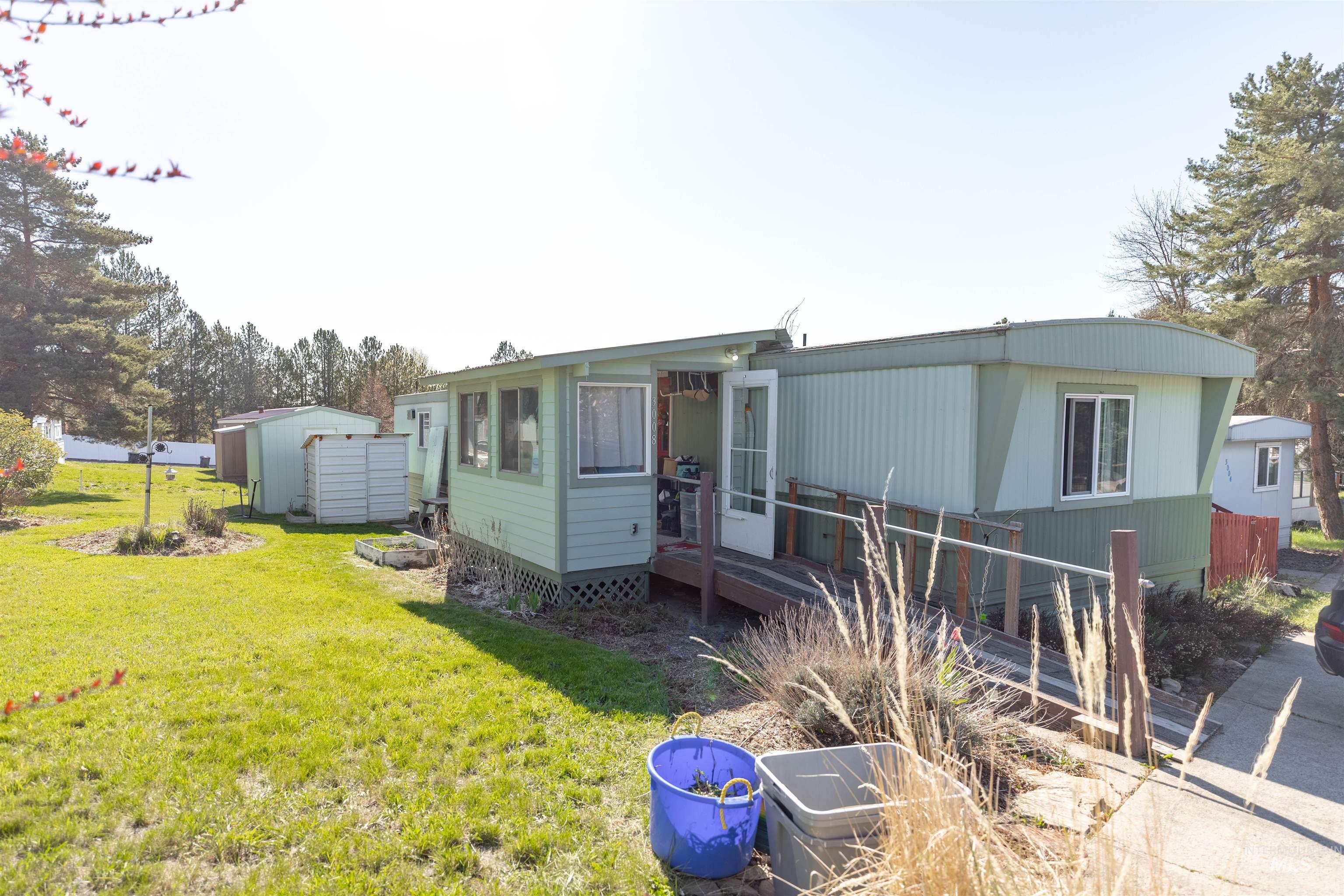 609 N Almon, Moscow, Idaho 83843, 2 Bedrooms, 2 Bathrooms, Residential For Sale, Price $60,000, 98944831