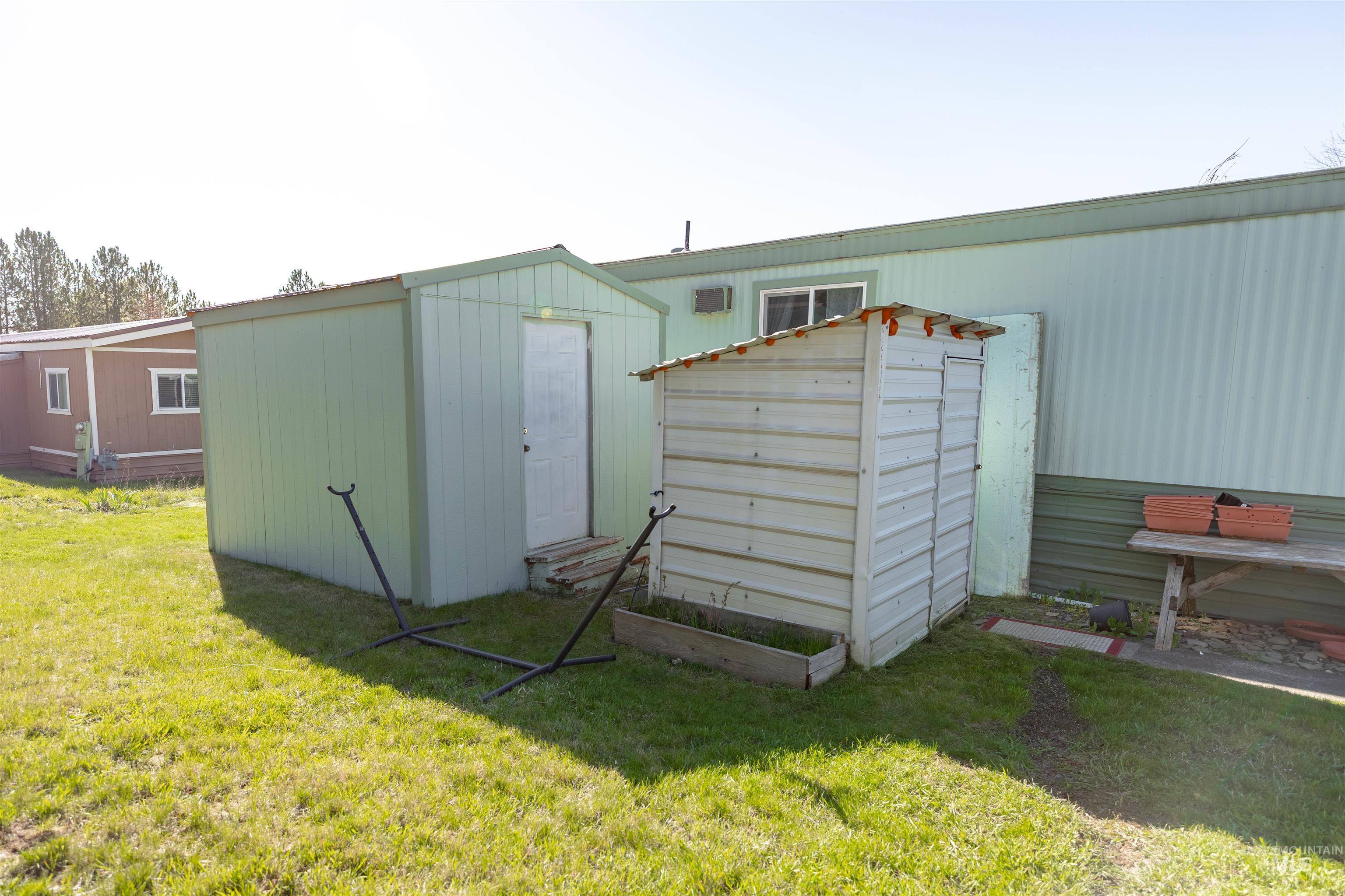 609 N Almon, Moscow, Idaho 83843, 2 Bedrooms, 2 Bathrooms, Residential For Sale, Price $60,000, 98944831