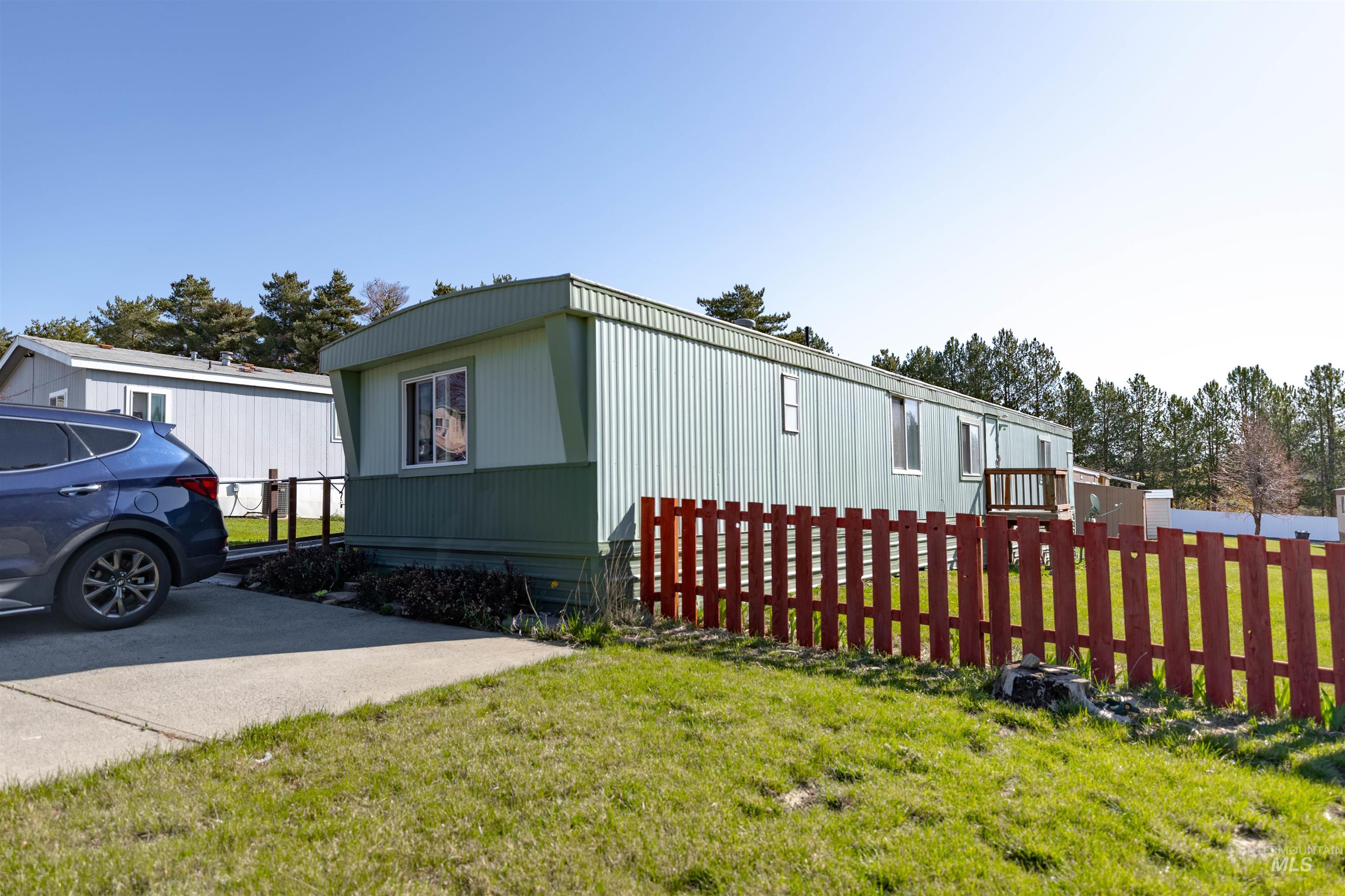 609 N Almon, Moscow, Idaho 83843, 2 Bedrooms, 2 Bathrooms, Residential For Sale, Price $60,000, 98944831