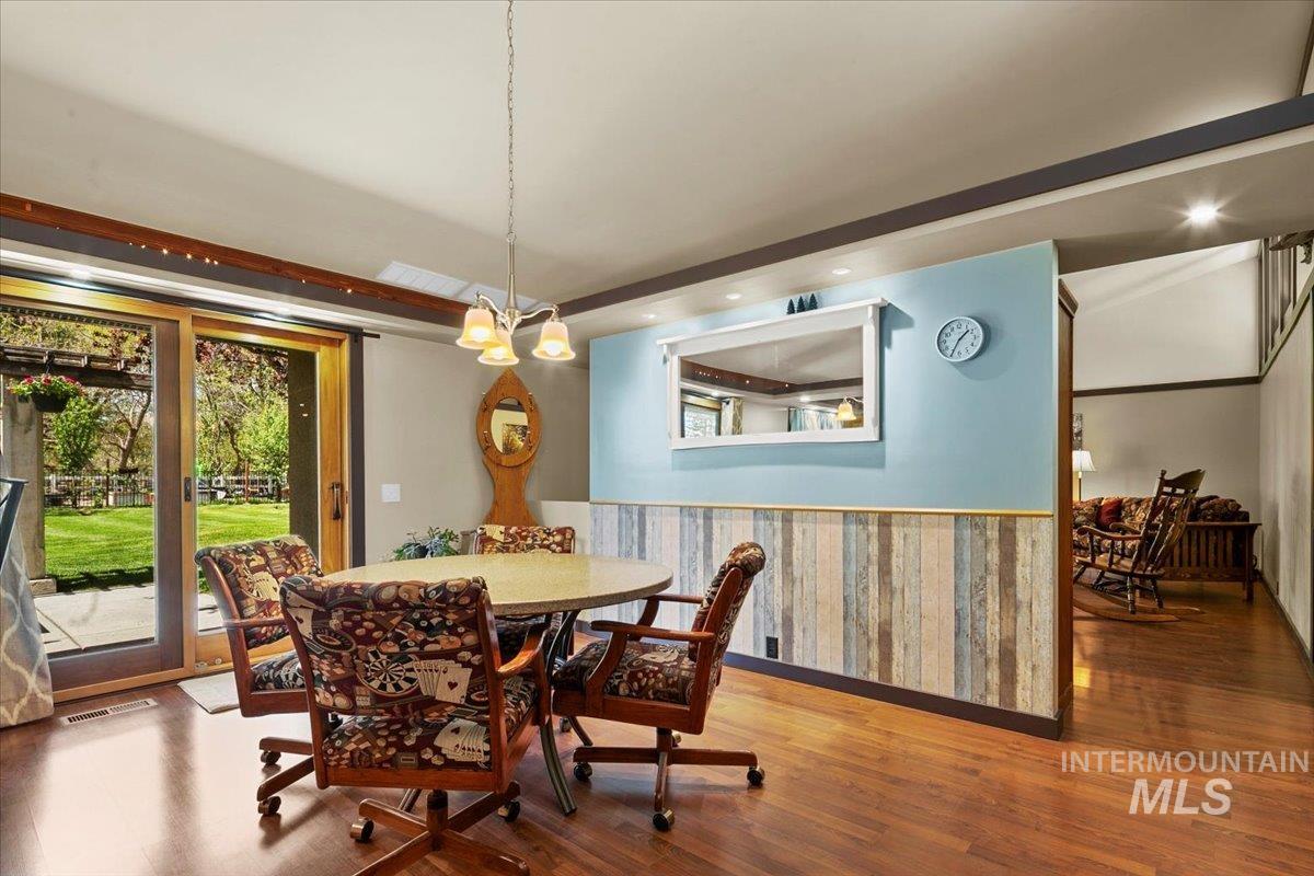 101 / 103 Minot Street, Middleton, Idaho 83644, 2 Bedrooms, 1 Bathroom, Residential Income For Sale, Price $1,097,000,MLS 98944905