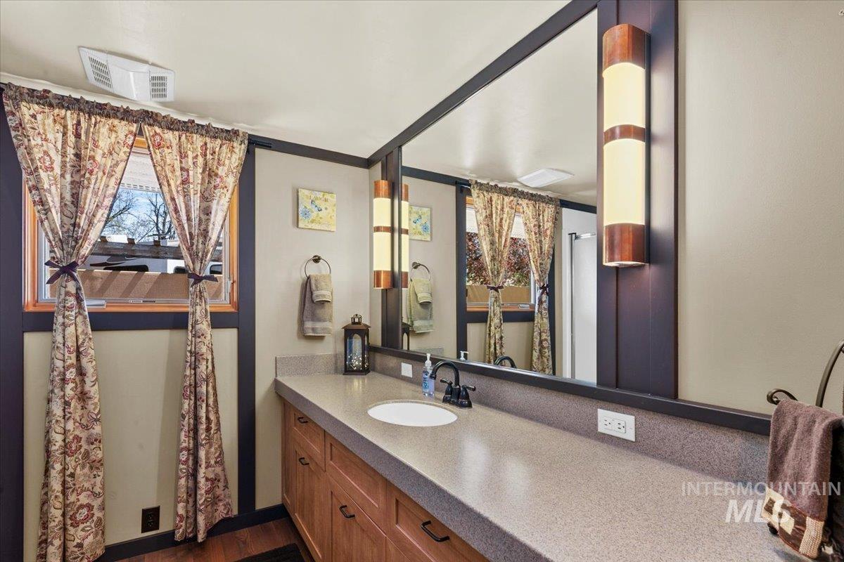 101 / 103 Minot Street, Middleton, Idaho 83644, 2 Bedrooms, 1 Bathroom, Residential Income For Sale, Price $1,097,000,MLS 98944905