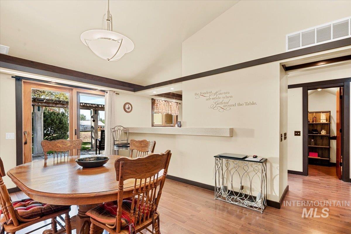 101 / 103 Minot Street, Middleton, Idaho 83644, 2 Bedrooms, 1 Bathroom, Residential Income For Sale, Price $1,097,000,MLS 98944905