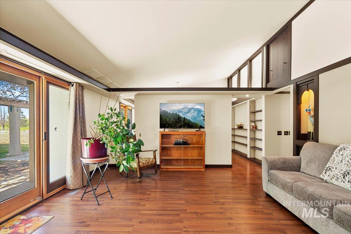 101 / 103 Minot Street, Middleton, Idaho 83644, 2 Bedrooms, 1 Bathroom, Residential Income For Sale, Price $1,097,000,MLS 98944905