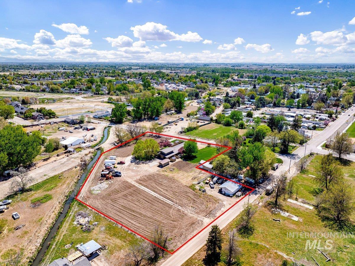 101 / 103 Minot Street, Middleton, Idaho 83644, 2 Bedrooms, 1 Bathroom, Residential Income For Sale, Price $1,097,000,MLS 98944905