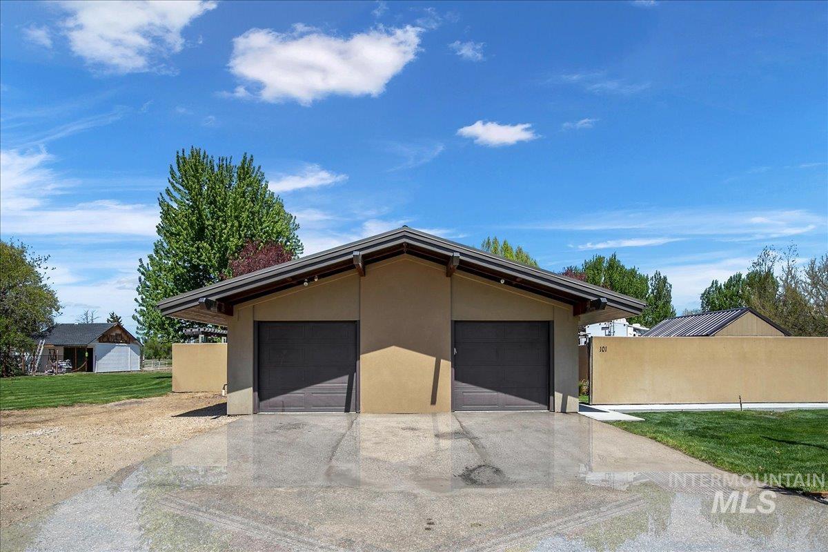 101 / 103 Minot Street, Middleton, Idaho 83644, 2 Bedrooms, 1 Bathroom, Residential Income For Sale, Price $1,097,000,MLS 98944905
