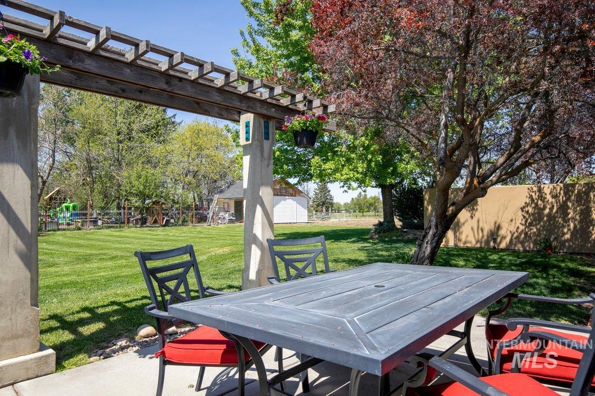 101 / 103 Minot Street, Middleton, Idaho 83644, 2 Bedrooms, 1 Bathroom, Residential Income For Sale, Price $1,097,000,MLS 98944905