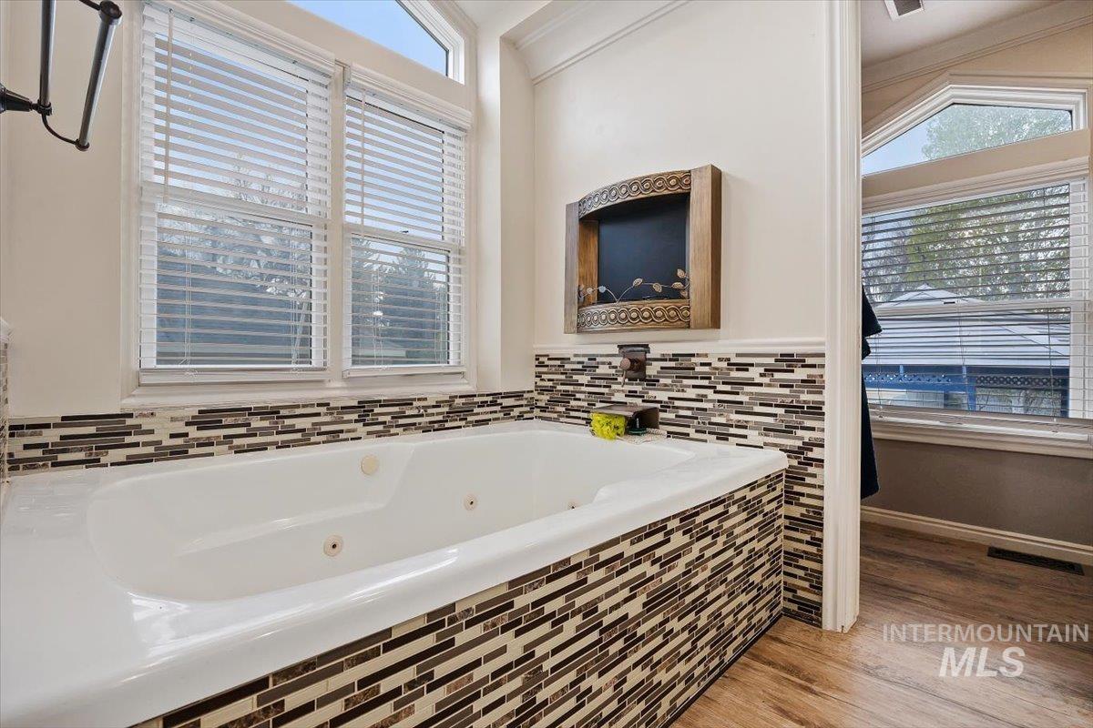 1021 I St, Rupert, Idaho 83350, 4 Bedrooms, 4 Bathrooms, Residential For Sale, Price $418,500, 98944977