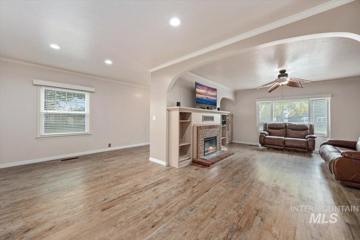 1021 I St, Rupert, Idaho 83350, 4 Bedrooms, 4 Bathrooms, Residential For Sale, Price $418,500, 98944977