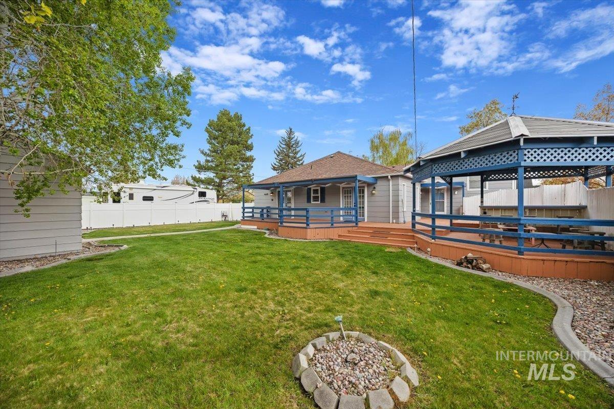 1021 I St, Rupert, Idaho 83350, 4 Bedrooms, 4 Bathrooms, Residential For Sale, Price $418,500, 98944977