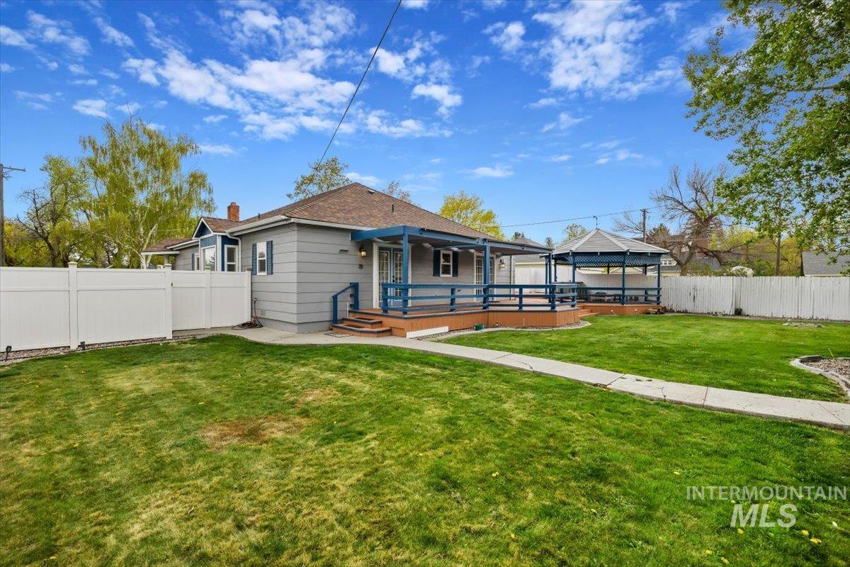 1021 I St, Rupert, Idaho 83350, 4 Bedrooms, 4 Bathrooms, Residential For Sale, Price $418,500, 98944977