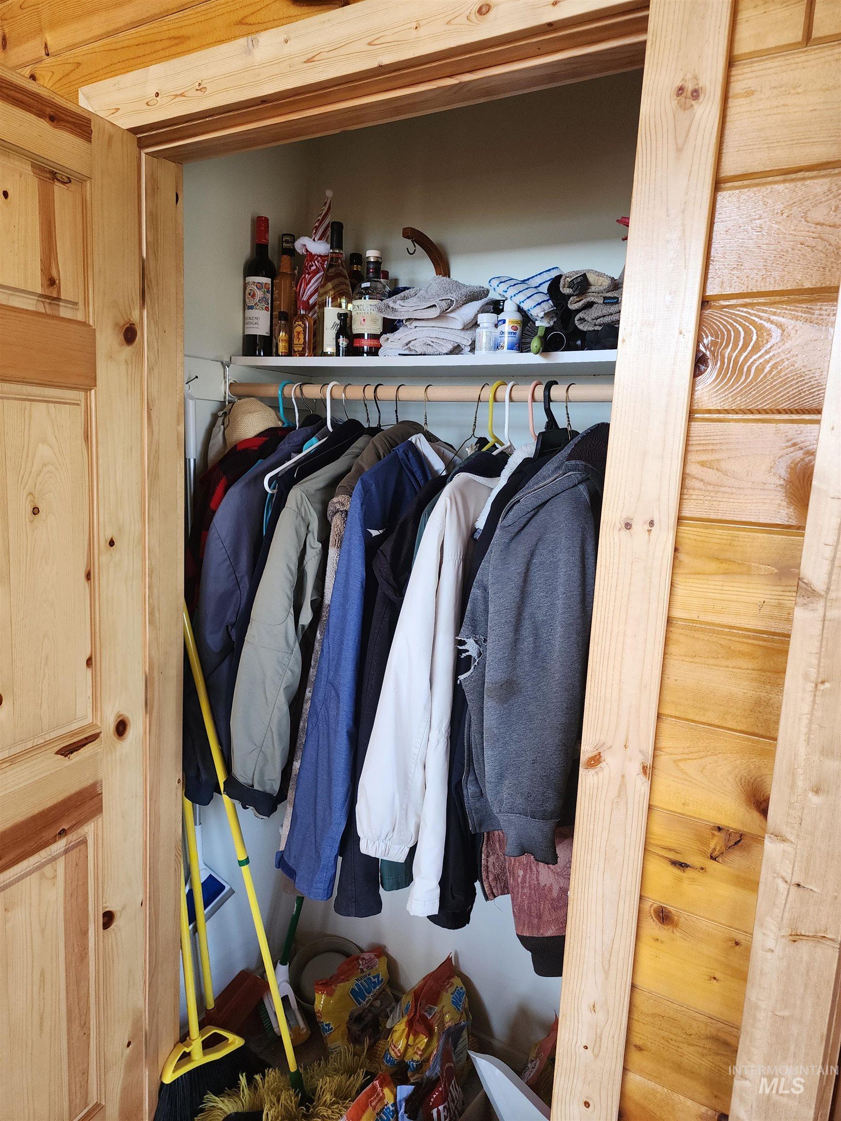 1073 Doumecq Road, White Bird, Idaho 83554, 3 Bedrooms, 2.5 Bathrooms, Residential For Sale, Price $649,000, 98945157