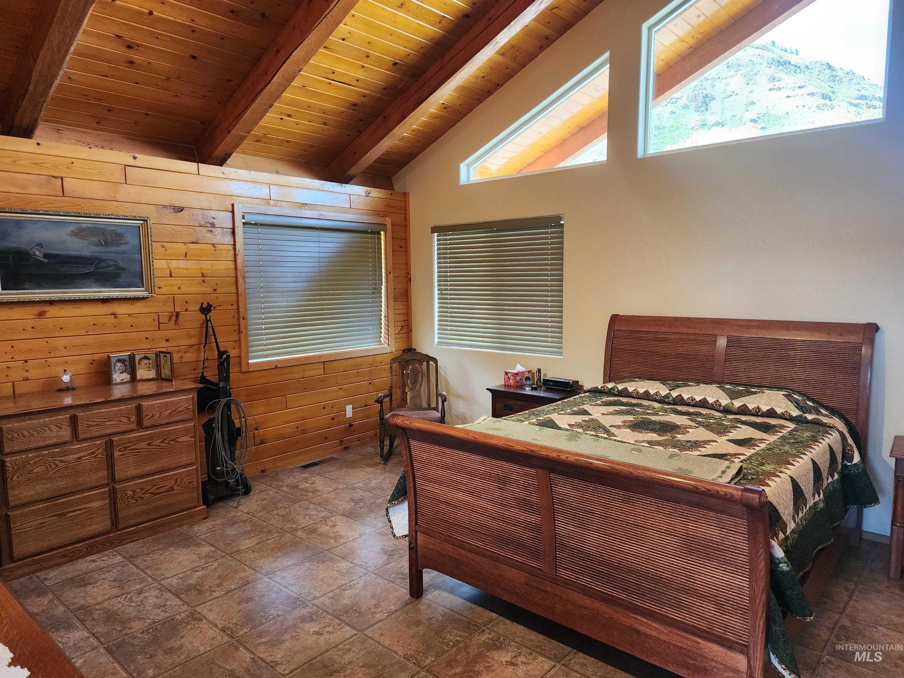 1073 Doumecq Road, White Bird, Idaho 83554, 3 Bedrooms, 2.5 Bathrooms, Residential For Sale, Price $649,000, 98945157