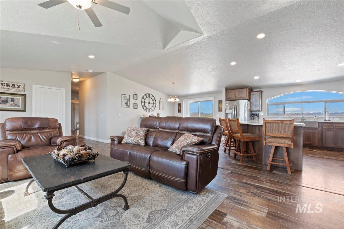 14000 E Double Tapp, Boise, Idaho 83716, 4 Bedrooms, 2 Bathrooms, Residential For Sale, Price $2,950,000, 98945177