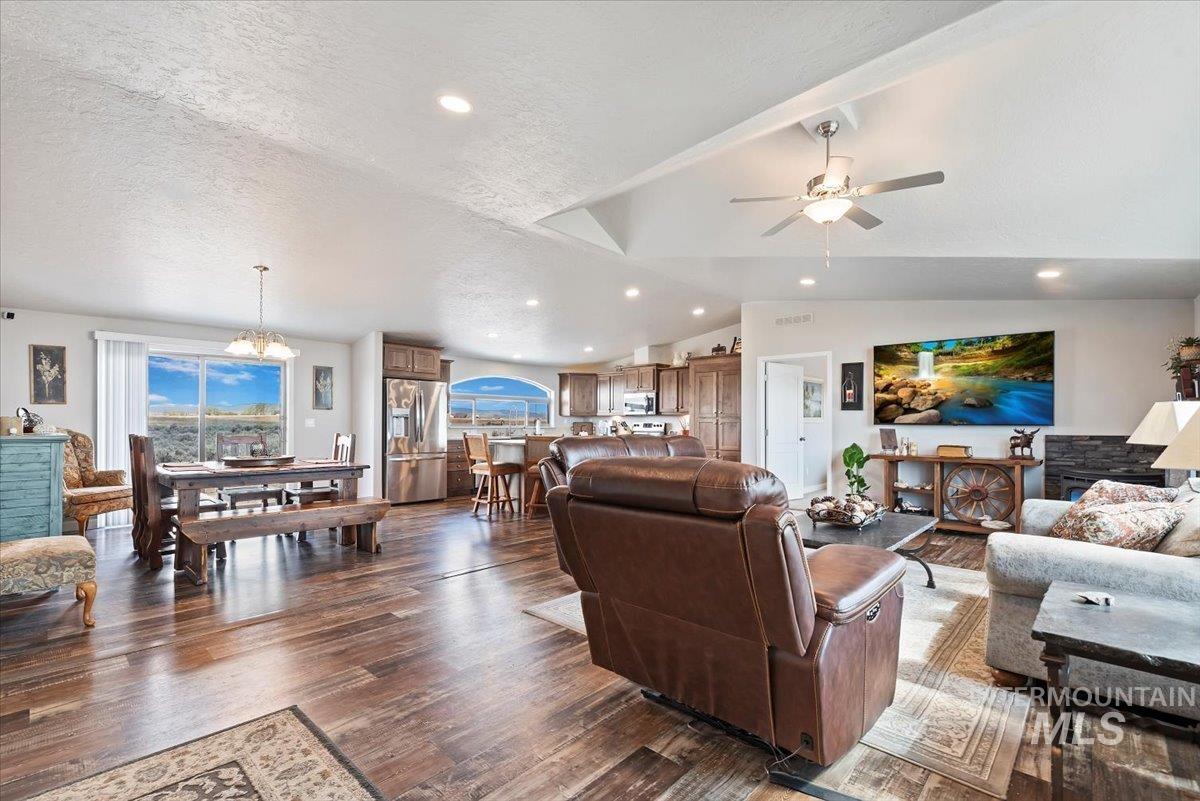 14000 E Double Tapp, Boise, Idaho 83716, 4 Bedrooms, 2 Bathrooms, Residential For Sale, Price $2,950,000, 98945177