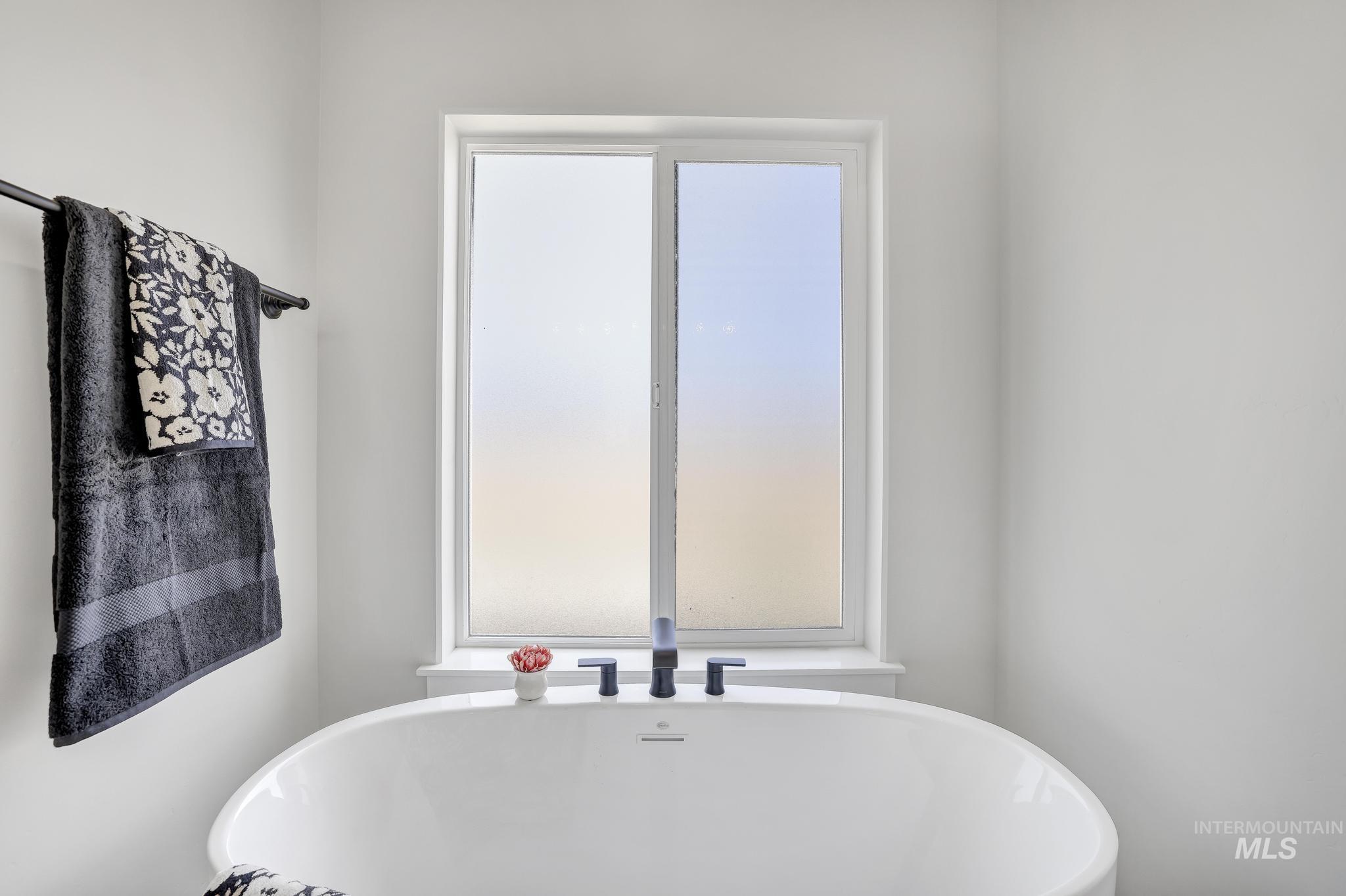 3675 E 3711 N, Kimberly, Idaho 83341, 4 Bedrooms, 3 Bathrooms, Residential For Sale, Price $689,000,MLS 98945203