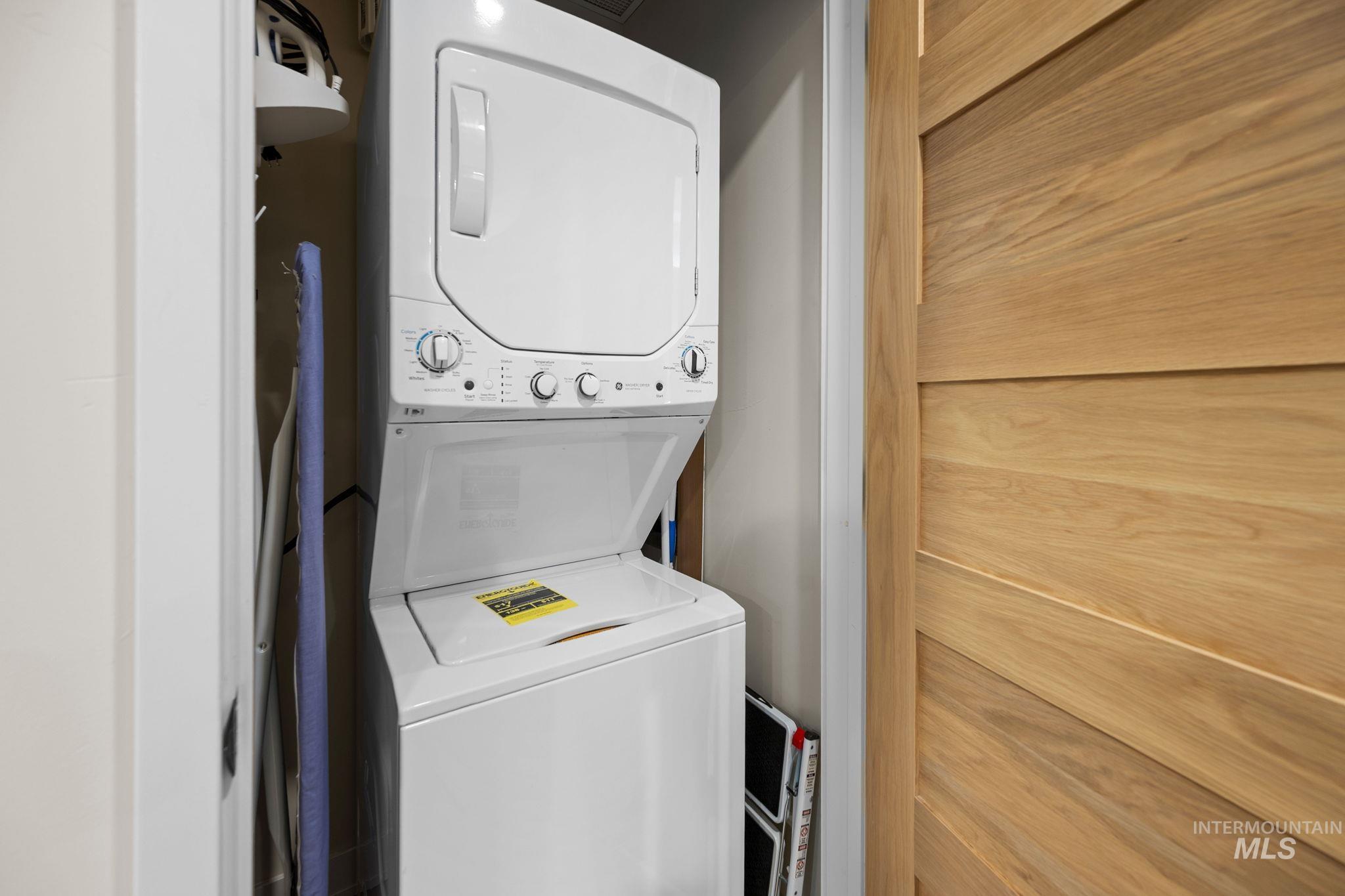 780 Village Drive, Donnelly, Idaho 83615, 1 Bedroom, 1 Bathroom, Residential For Sale, Price $599,000,MLS 98945241