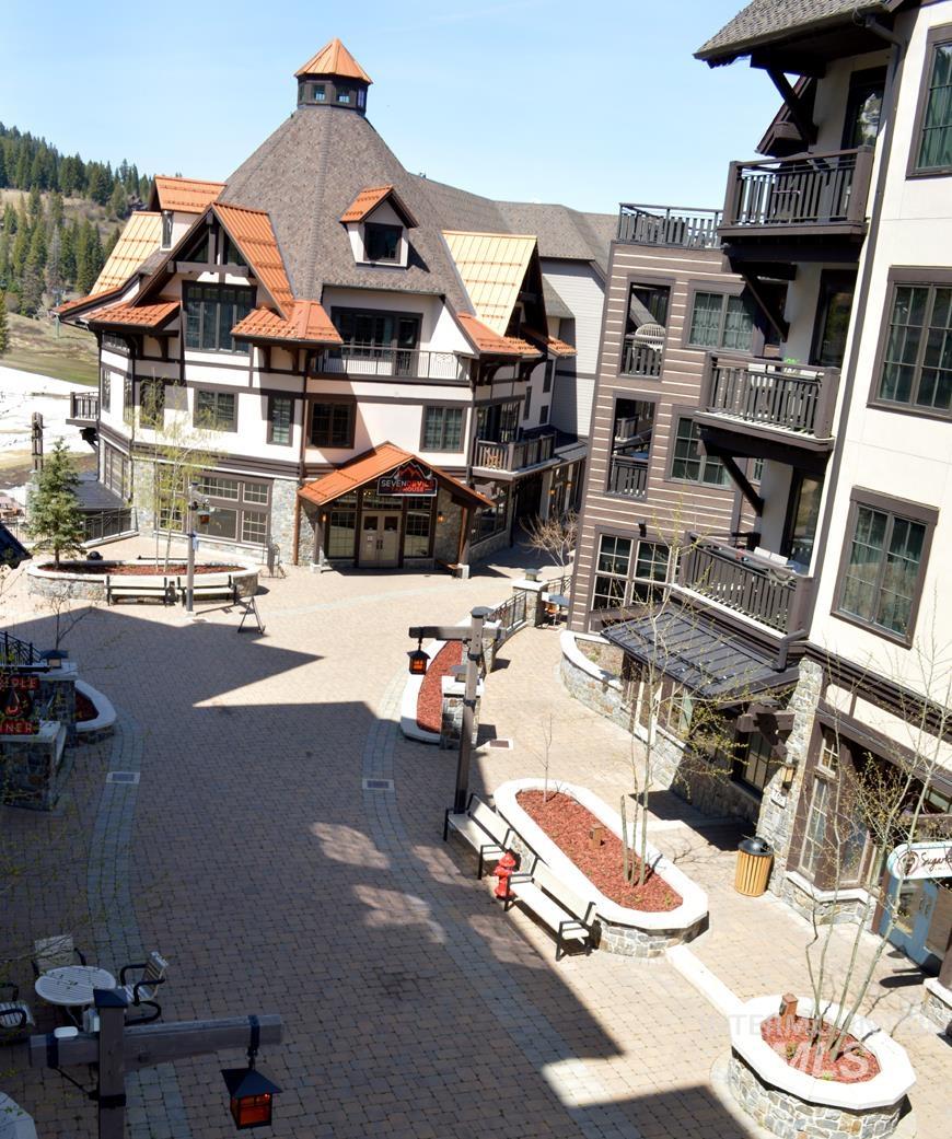 780 Village Drive, Donnelly, Idaho 83615, 1 Bedroom, 1 Bathroom, Residential For Sale, Price $599,000,MLS 98945241