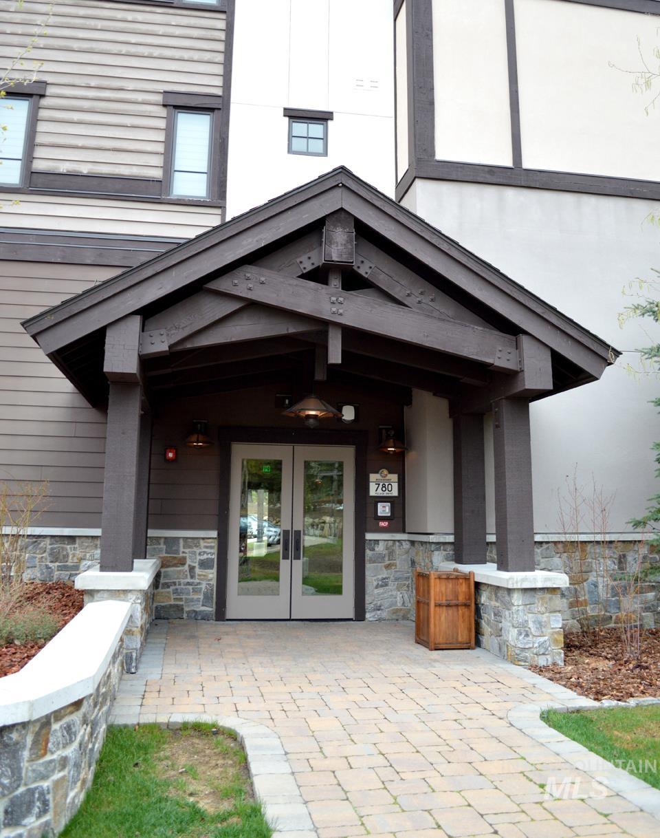 780 Village Drive, Donnelly, Idaho 83615, 1 Bedroom, 1 Bathroom, Residential For Sale, Price $599,000,MLS 98945241