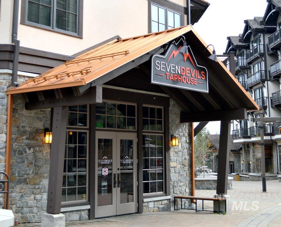 780 Village Drive, Donnelly, Idaho 83615, 1 Bedroom, 1 Bathroom, Residential For Sale, Price $599,000,MLS 98945241