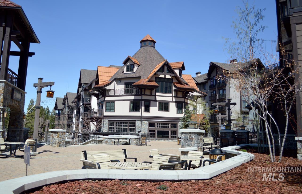 780 Village Drive, Donnelly, Idaho 83615, 1 Bedroom, 1 Bathroom, Residential For Sale, Price $599,000,MLS 98945241