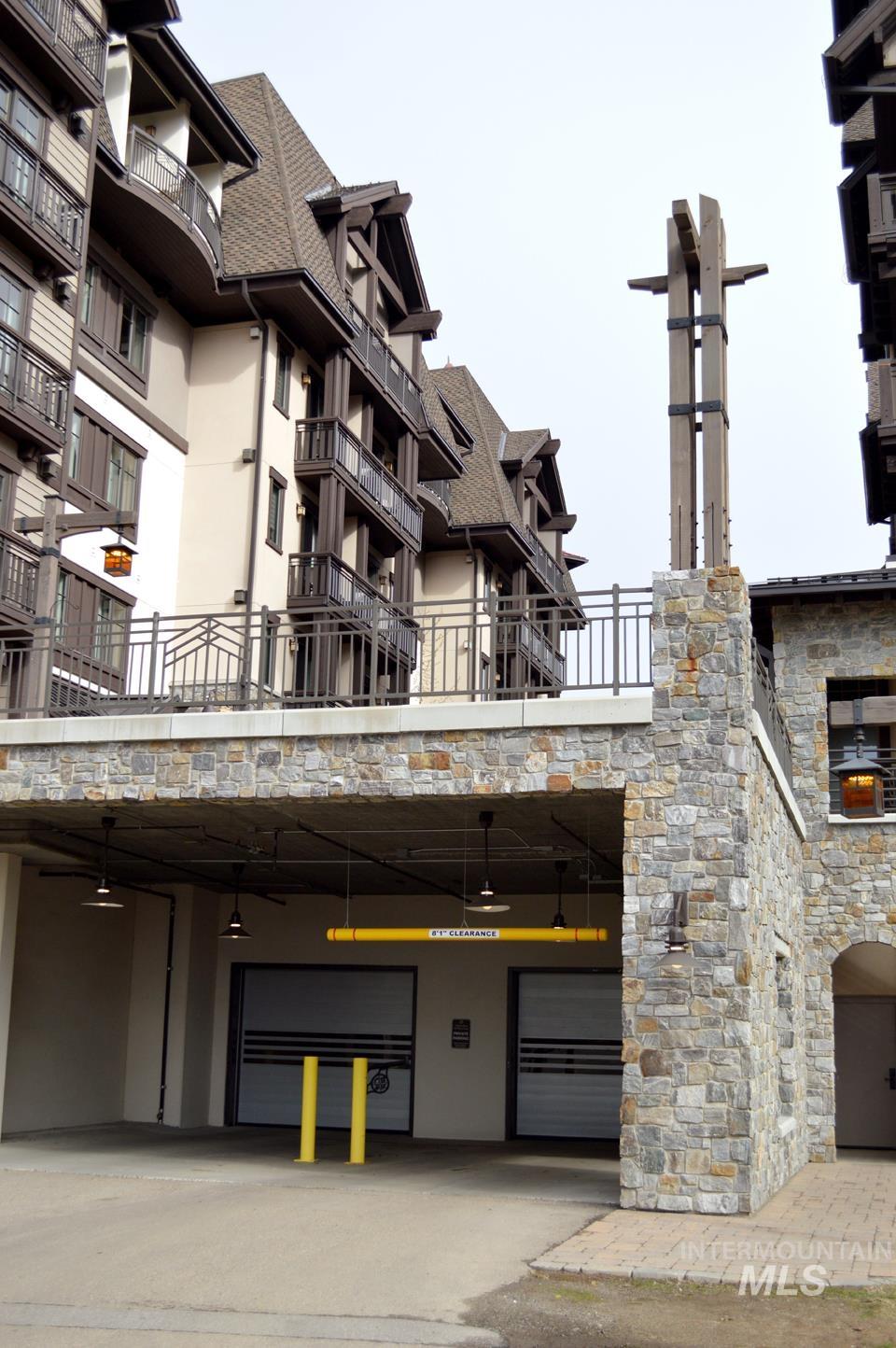 780 Village Drive, Donnelly, Idaho 83615, 1 Bedroom, 1 Bathroom, Residential For Sale, Price $599,000,MLS 98945241