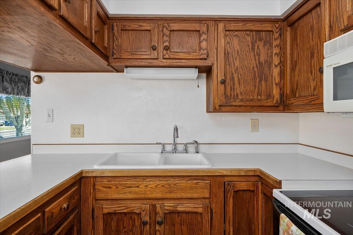 371 DuBois, Twin Falls, Idaho 83301, 5 Bedrooms, 1 Bathroom, Residential For Sale, Price $334,000, 98945252