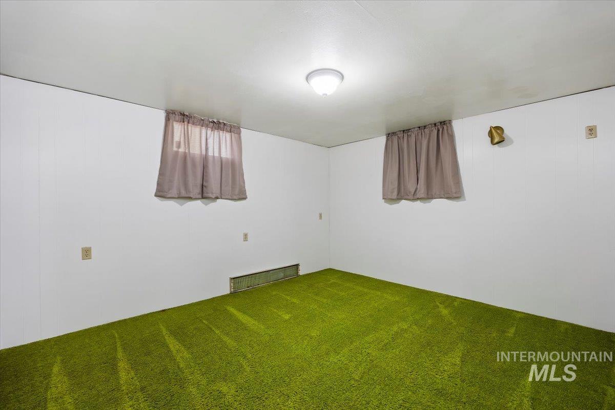 371 DuBois, Twin Falls, Idaho 83301, 5 Bedrooms, 1 Bathroom, Residential For Sale, Price $334,000, 98945252